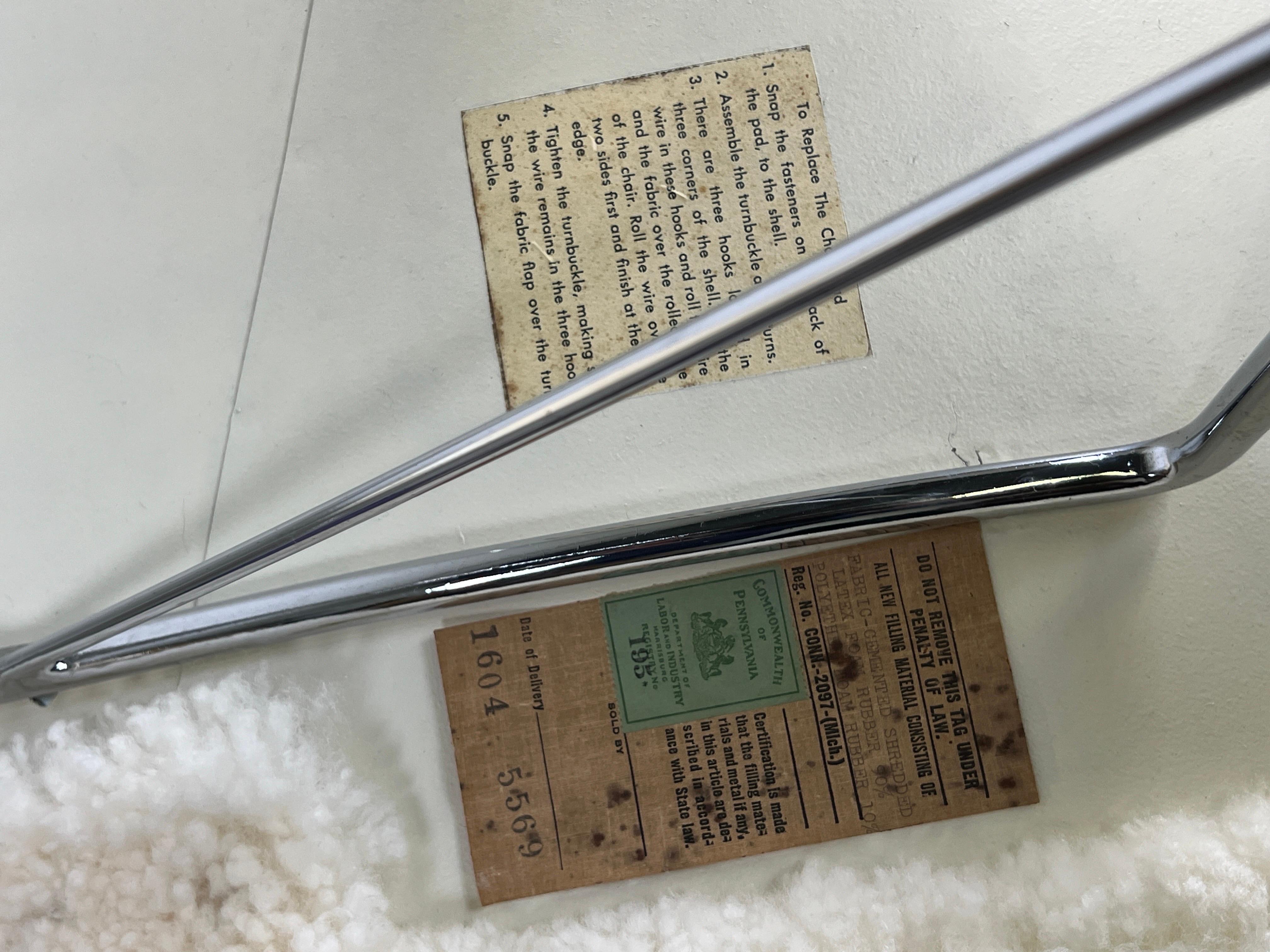 Paire de chaises anciennes en peau de mouton de George Nelson pour Herman Miller en vente 12