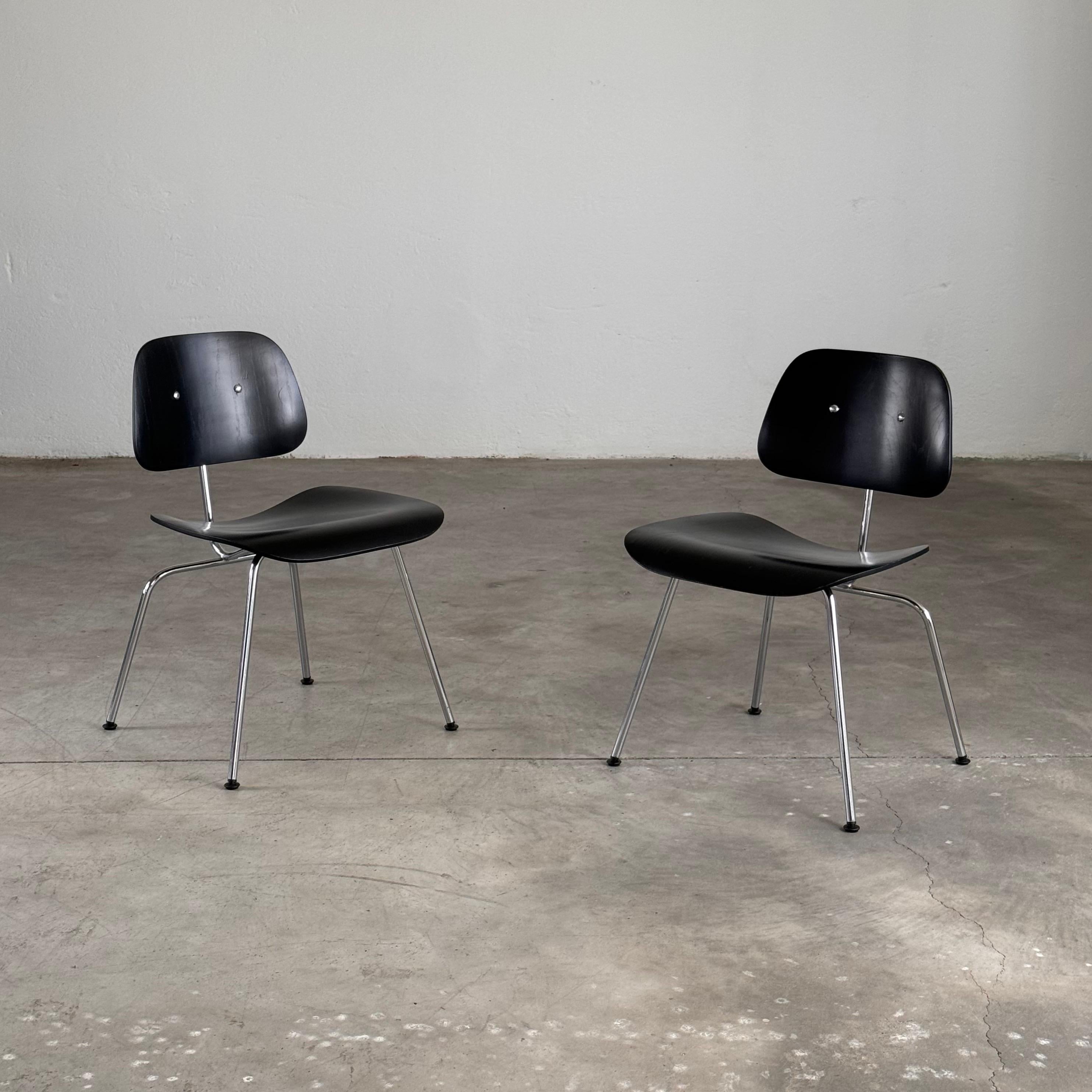 Central American Pair of Early Eames DCM Dining Chairs by Herman Miller in Black, 1950s