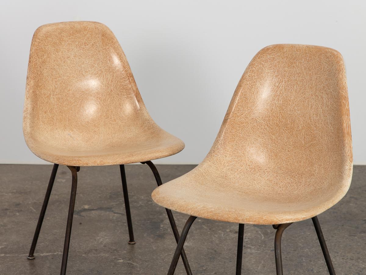 Mid-Century Modern Pair of Early Eames Fiberglass Shell Chairs in Tan For Sale
