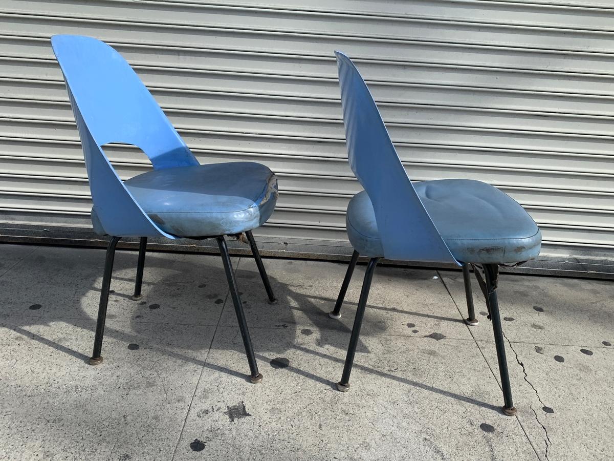 Pair of Early Eero Saarinen, Chairs, Model 72 P*PSB In Fair Condition In Los Angeles, CA