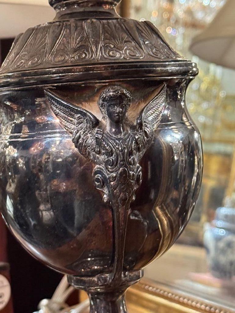Placcato argento Coppia di lampade inglesi in argento di prima età in vendita