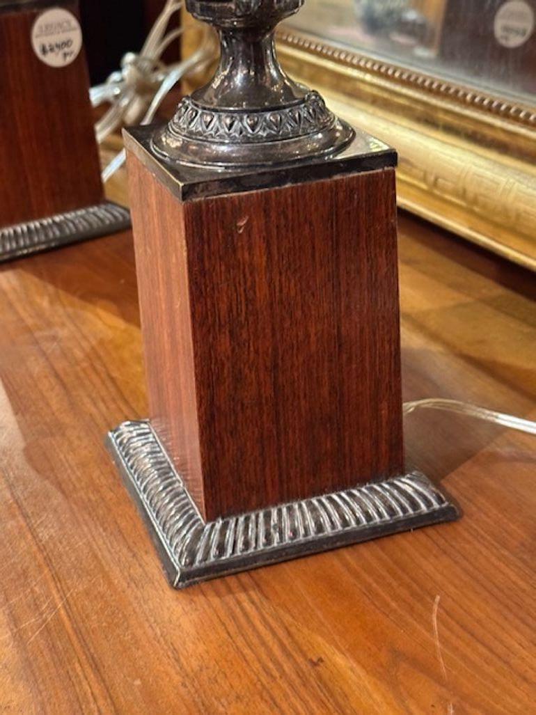 Coppia di lampade inglesi in argento di prima età in vendita 1