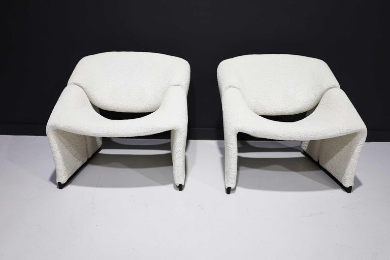 Mid-Century Modern Pair of Early F580 Groovy Chairs by Pierre Paulin for Artifort, 1960s, in White For Sale