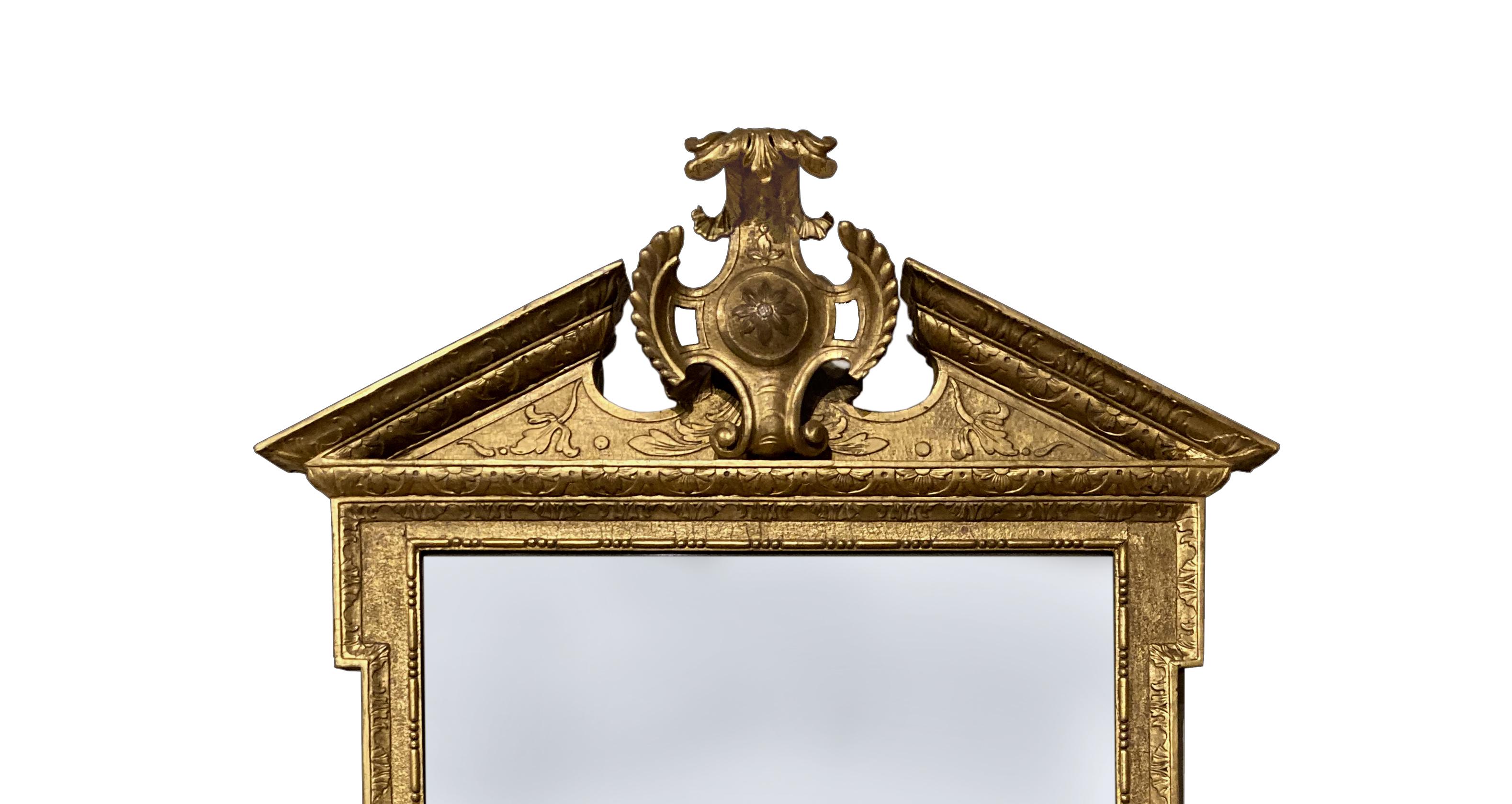 Paire de miroirs dorés du début de l'époque géorgienne Bon état - En vente à Bradford-on-Avon, Wiltshire