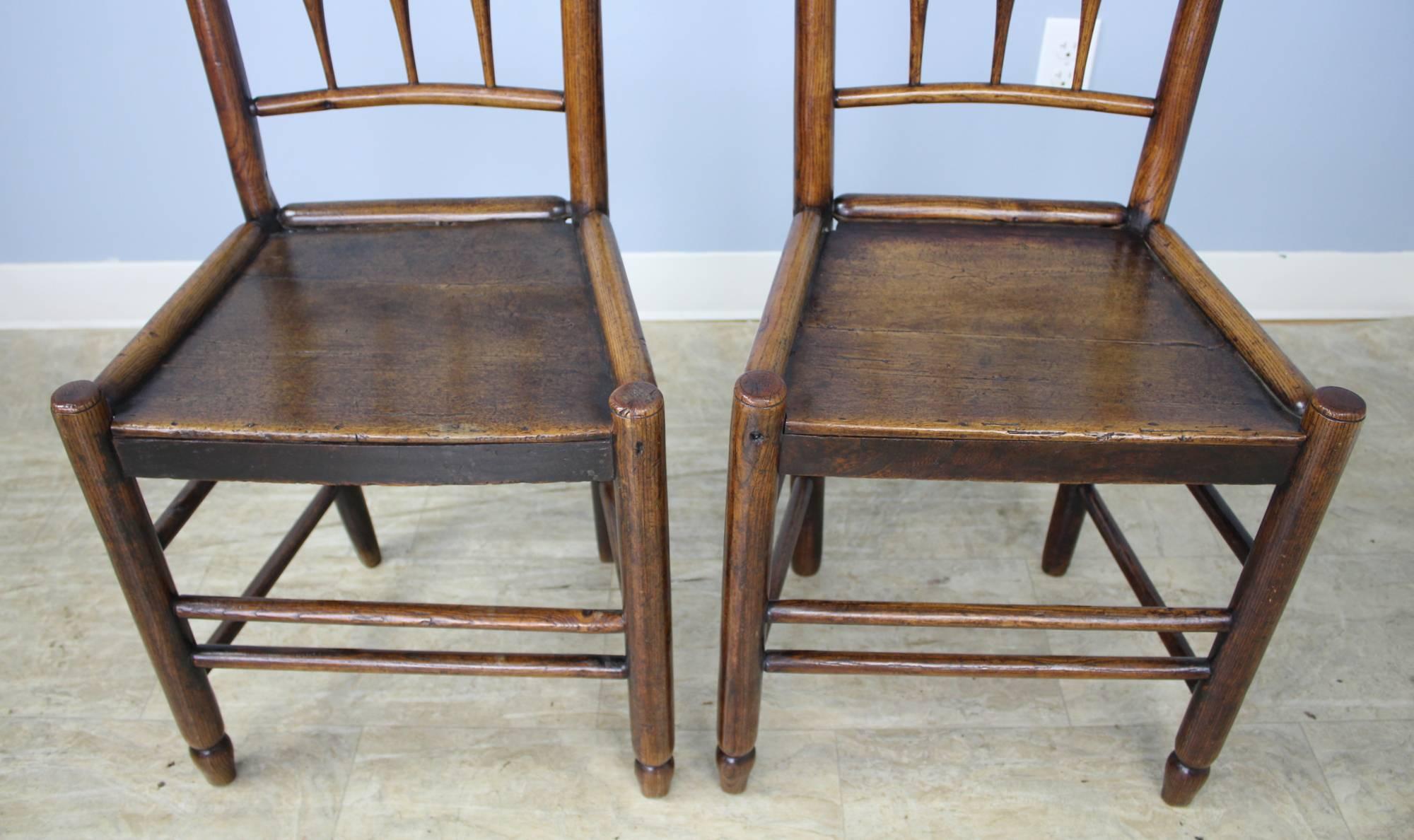 English Pair of Early Georgian Oak Side Chairs For Sale