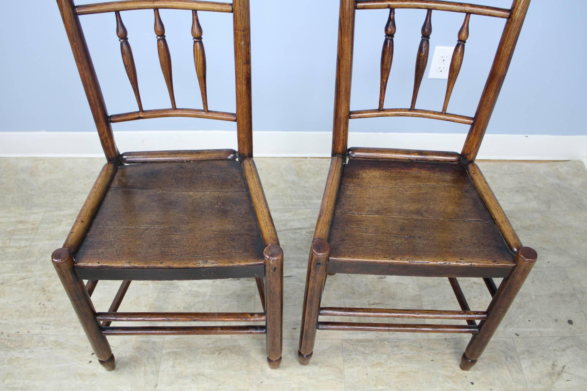 18th Century Pair of Early Georgian Oak Side Chairs For Sale
