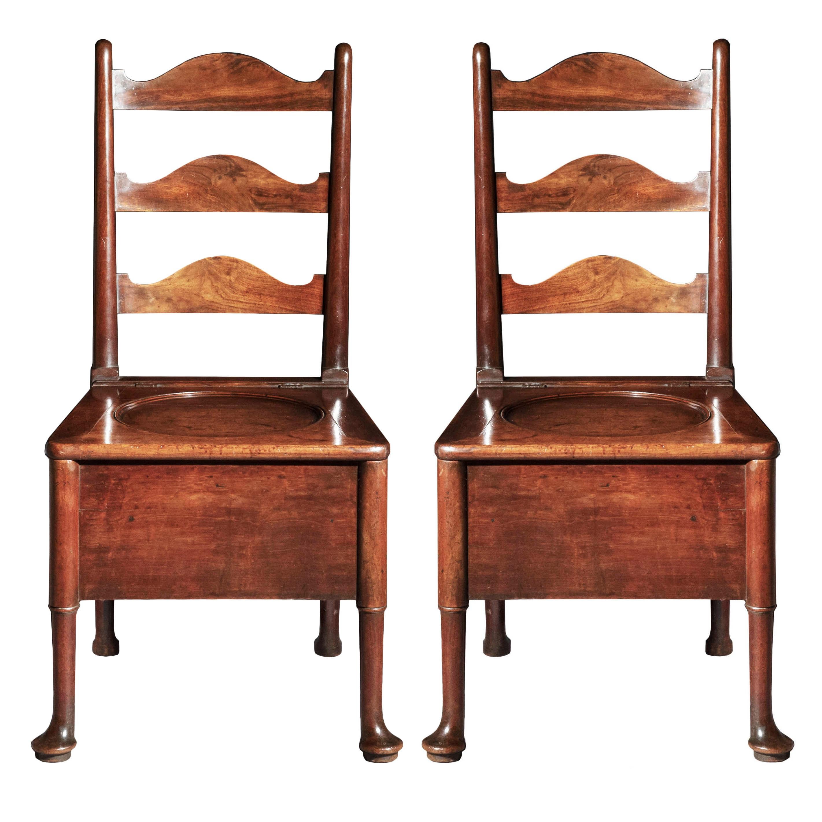 Pair of Early Georgian Vernacular Hall Chairs For Sale 2