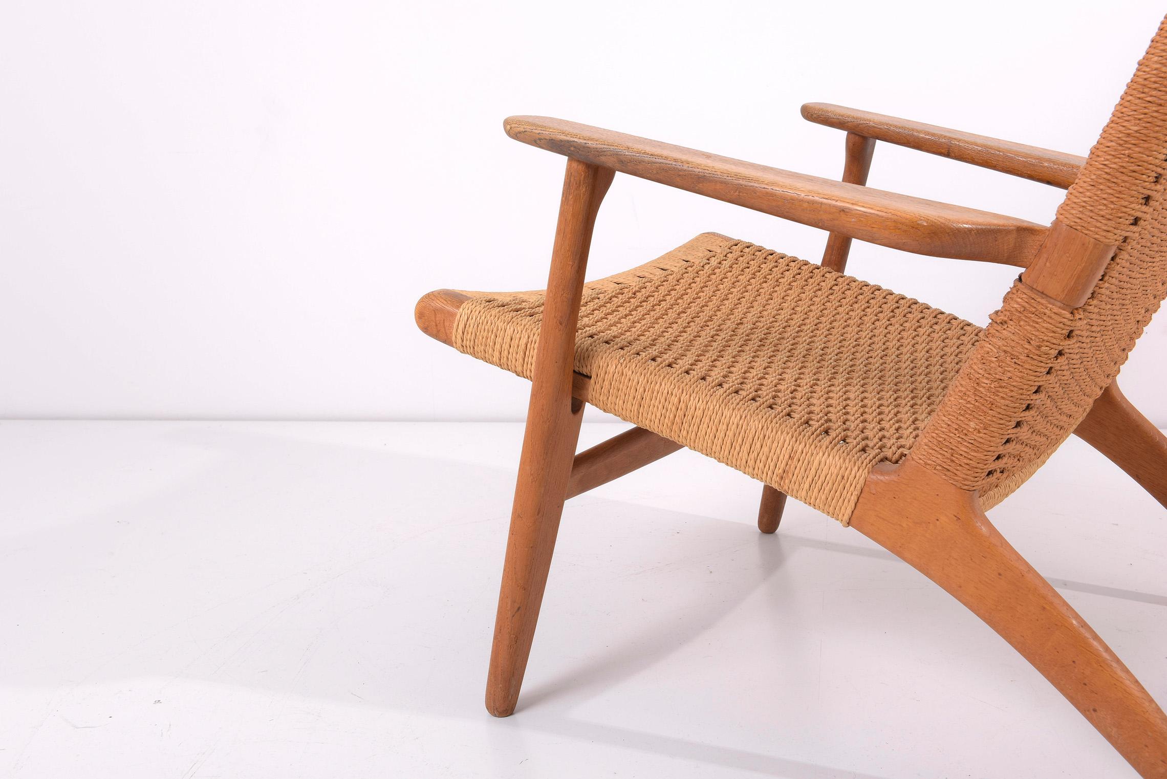 Pair of Early Hans J. Wegner Easy Chairs “CH 25” for Carl Hansen 5