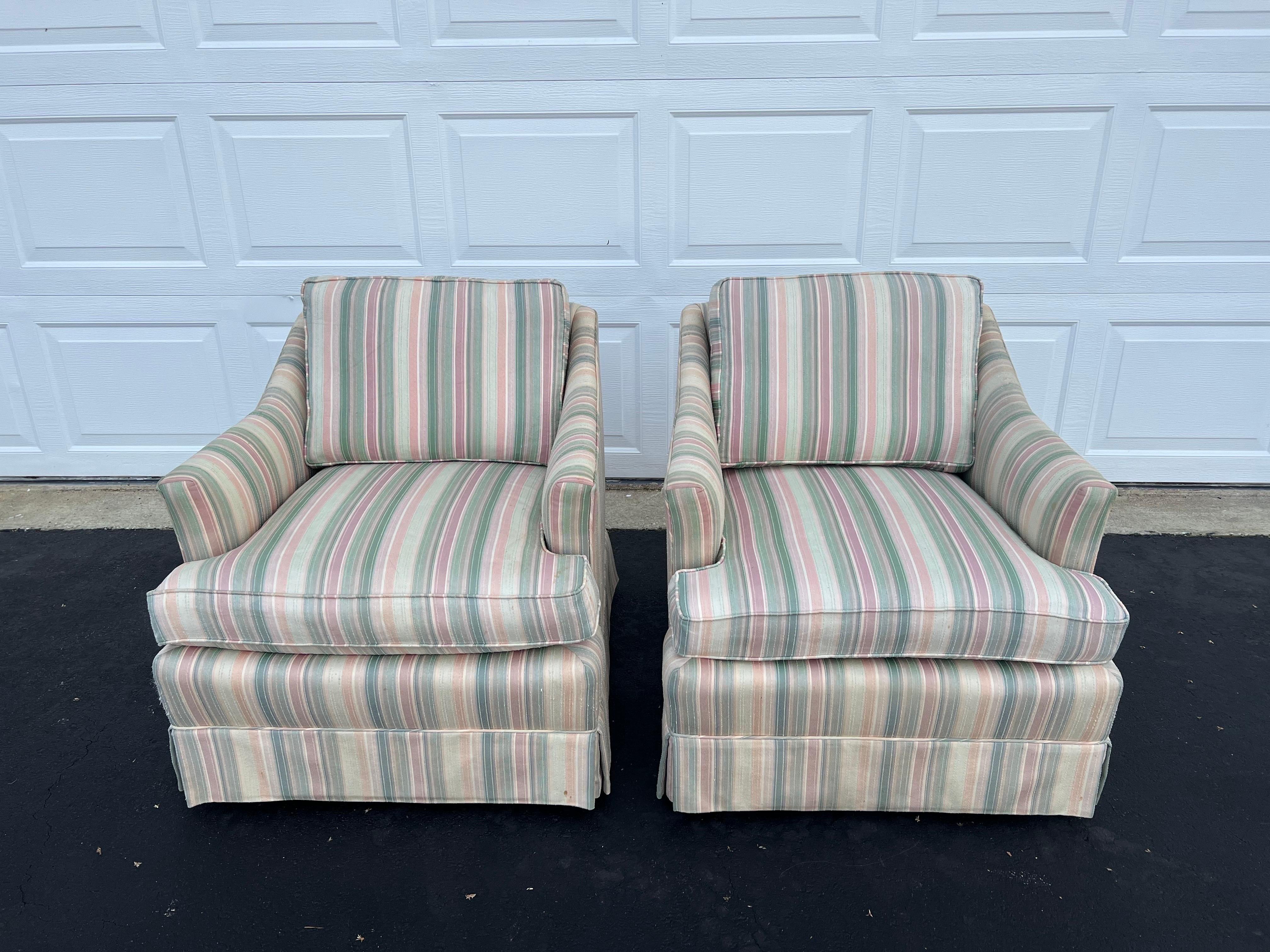 Pair of Early Henredon Swivel Club Chairs  In Good Condition In Redding, CT