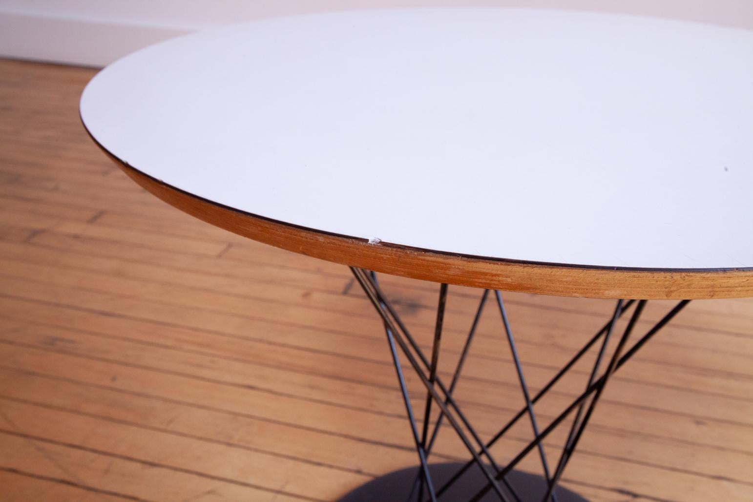 Pareja de mesas auxiliares tempranas de Isamu Noguchi para Knoll en Bueno estado para la venta en Philadelphia, PA