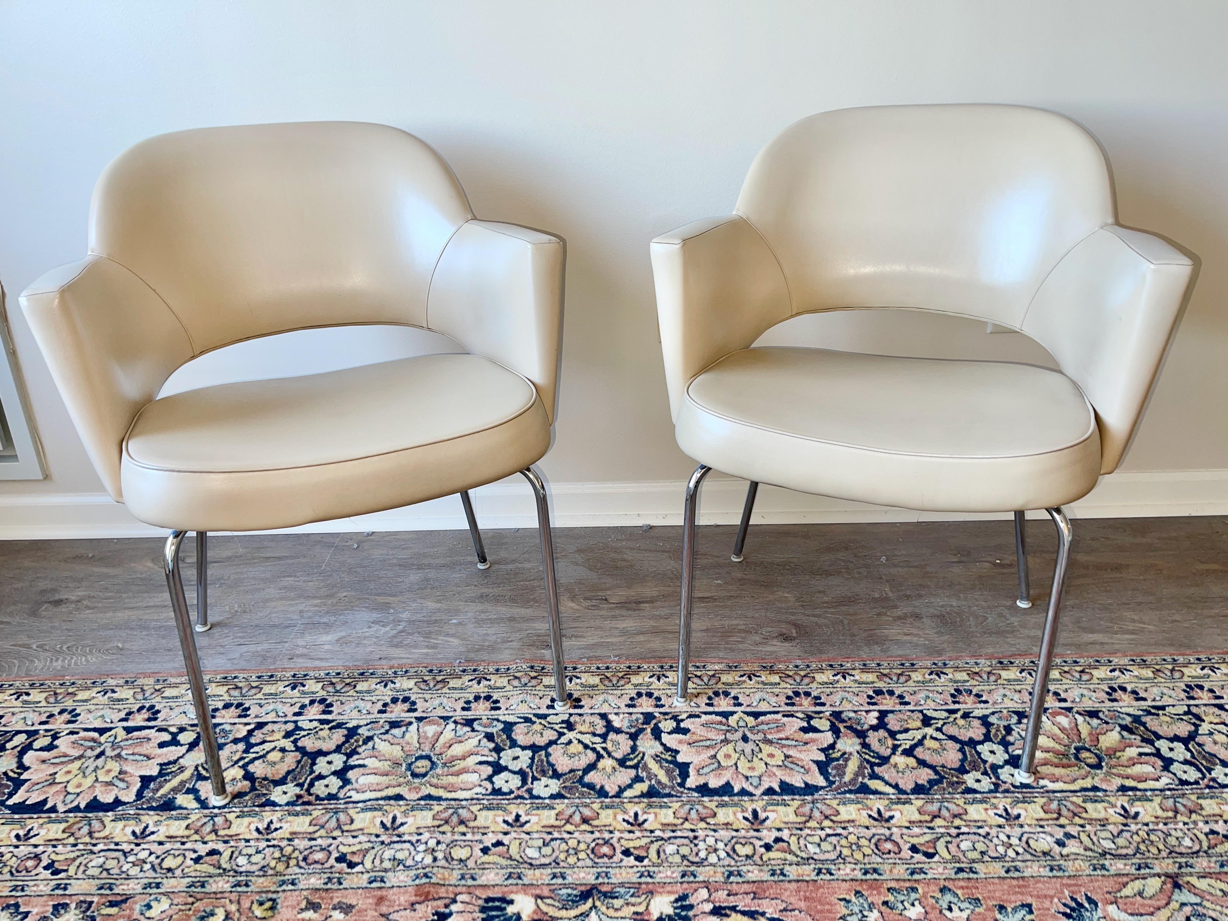 Americano Coppia di sedie Knoll Model 71 Saarinen dei primi tempi in vendita