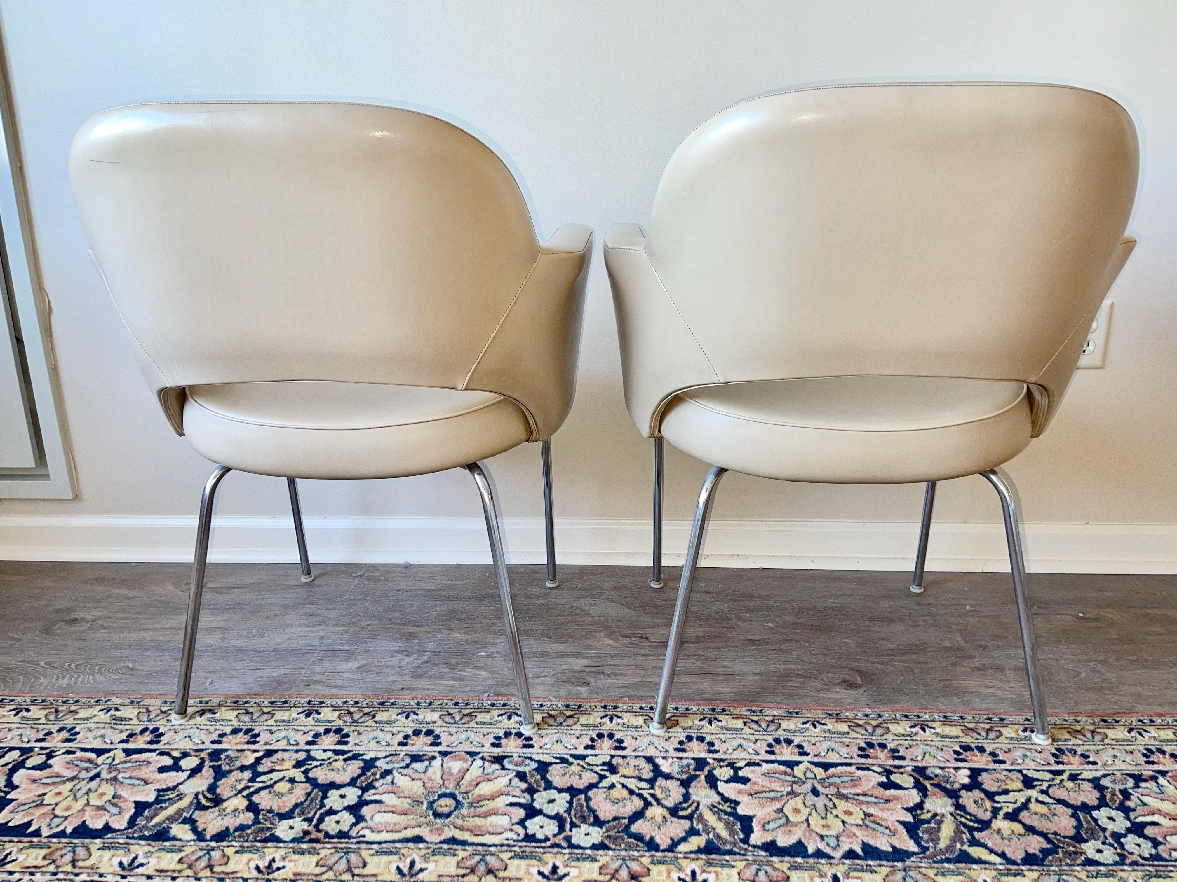 Metà XX secolo Coppia di sedie Knoll Model 71 Saarinen dei primi tempi in vendita