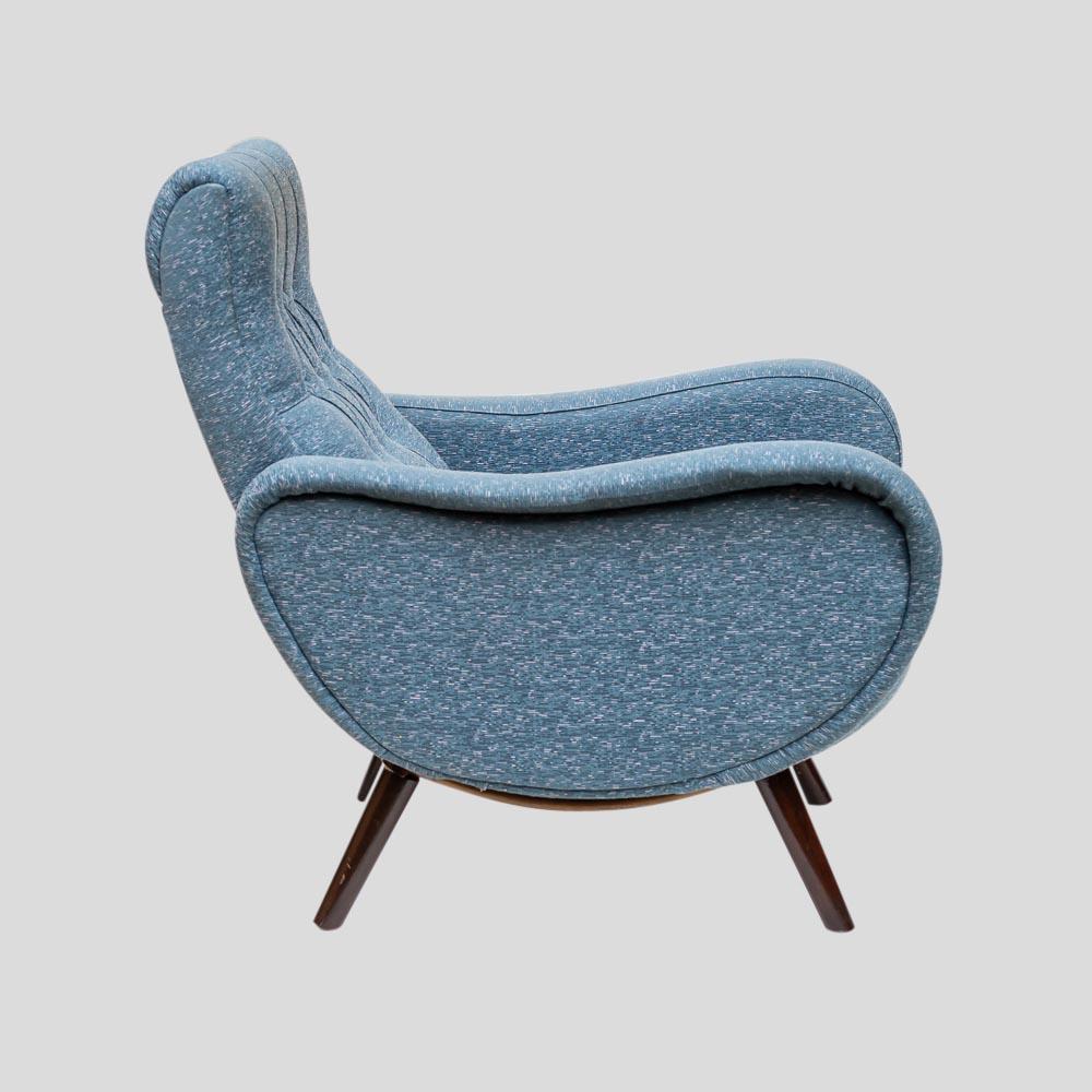 Pair of early Marco Zanuso design blue upholstery armchairs For Sale 1