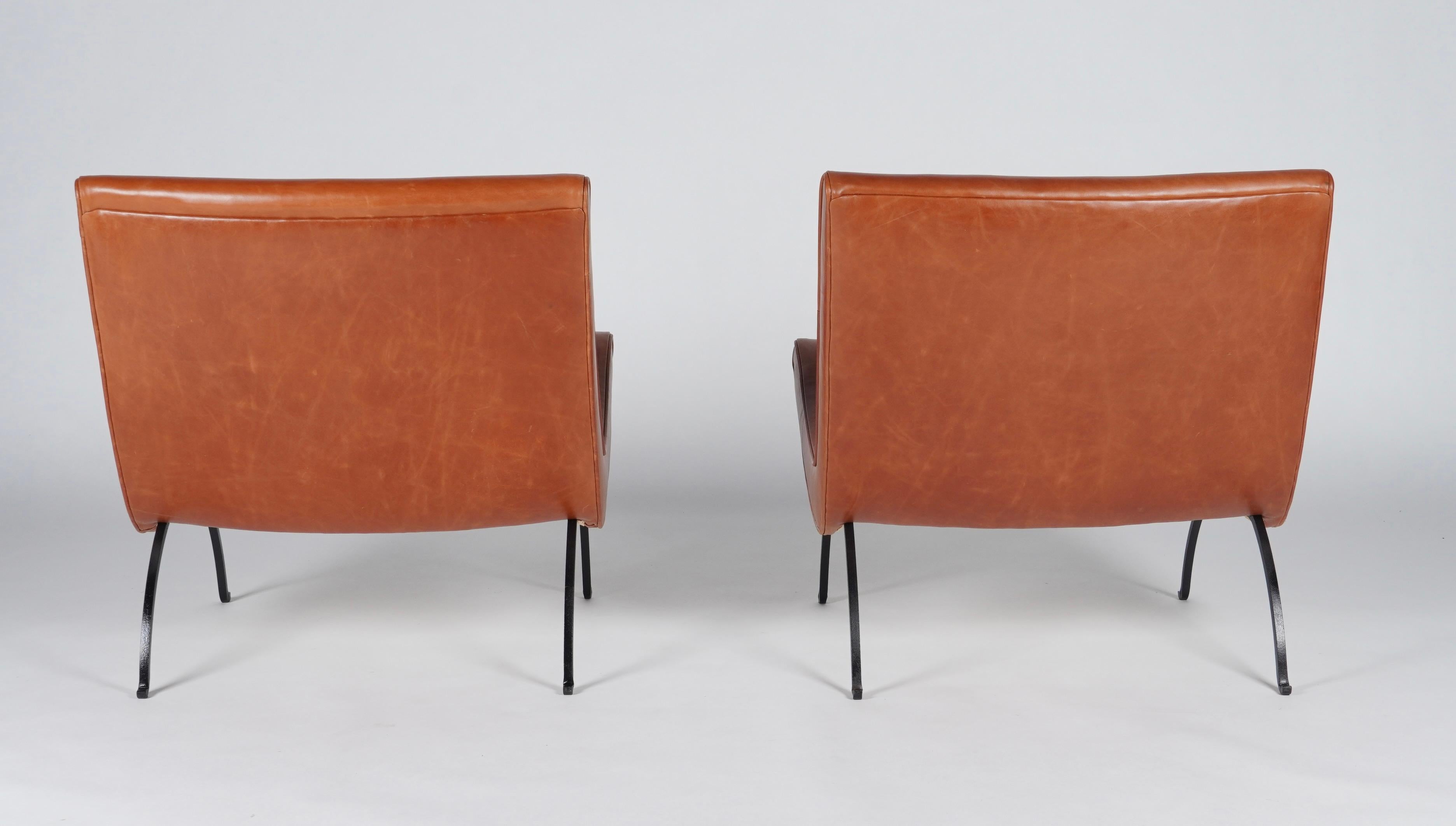 Hand-Crafted Pair of Early  Milo Baughman Scoop Lounge Chairs in Leather