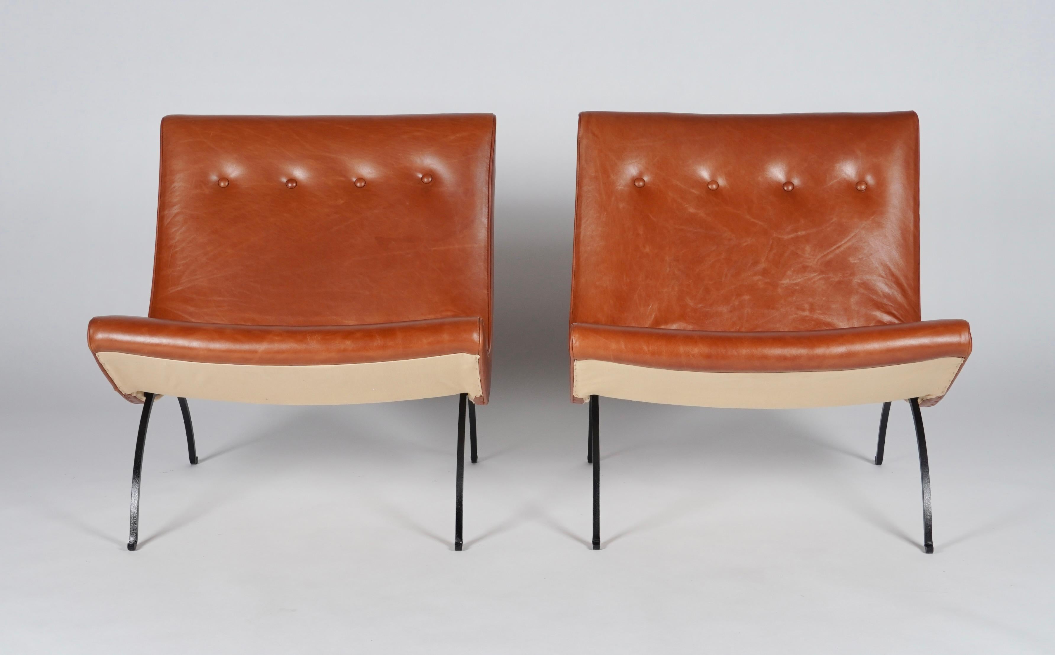 Pair of Early  Milo Baughman Scoop Lounge Chairs in Leather In Good Condition In Oakland, CA