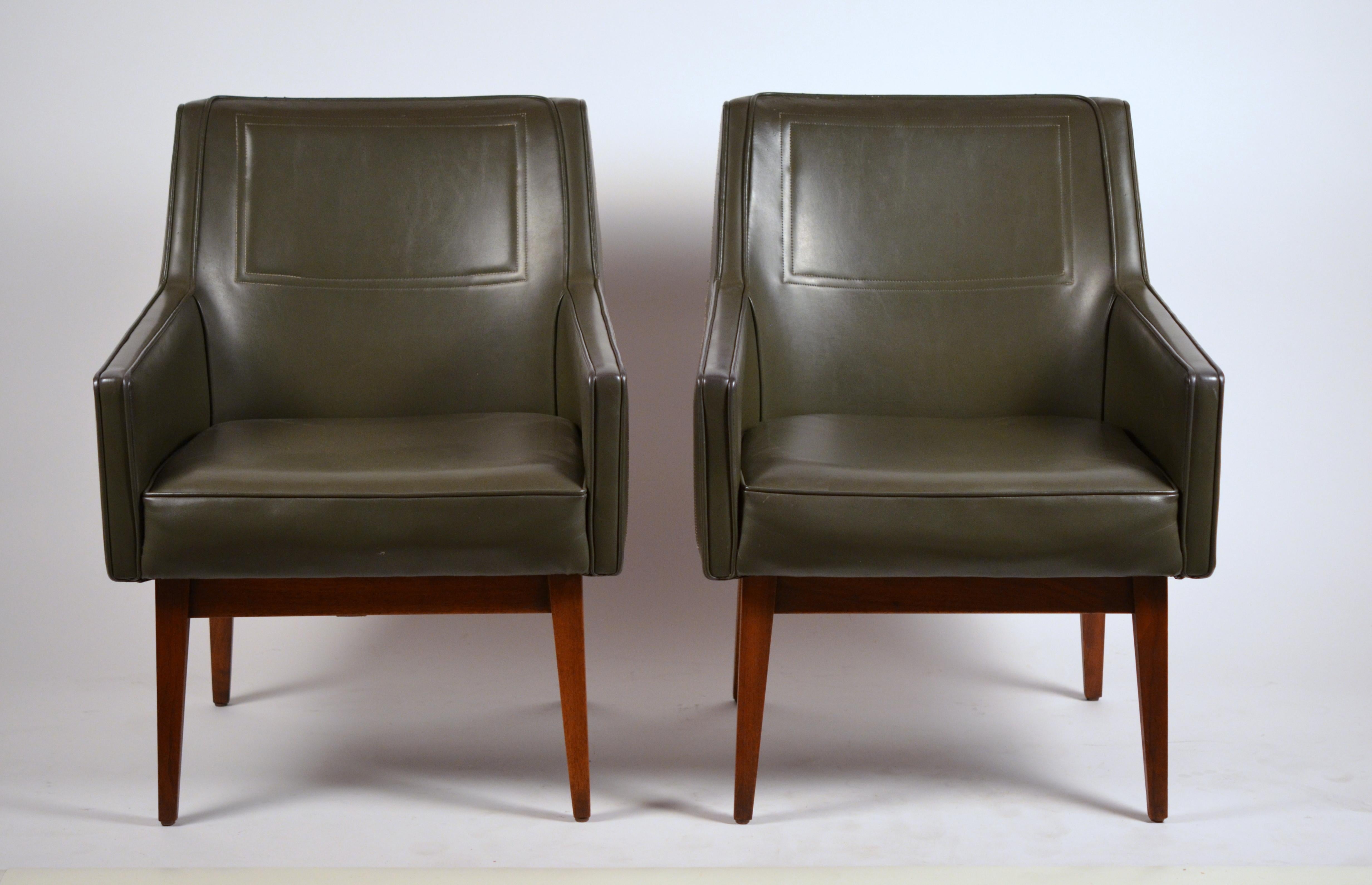 Pair of early California modernist armchairs by Vista of California for Stow Davis.

Measures: 22 in. arm height.