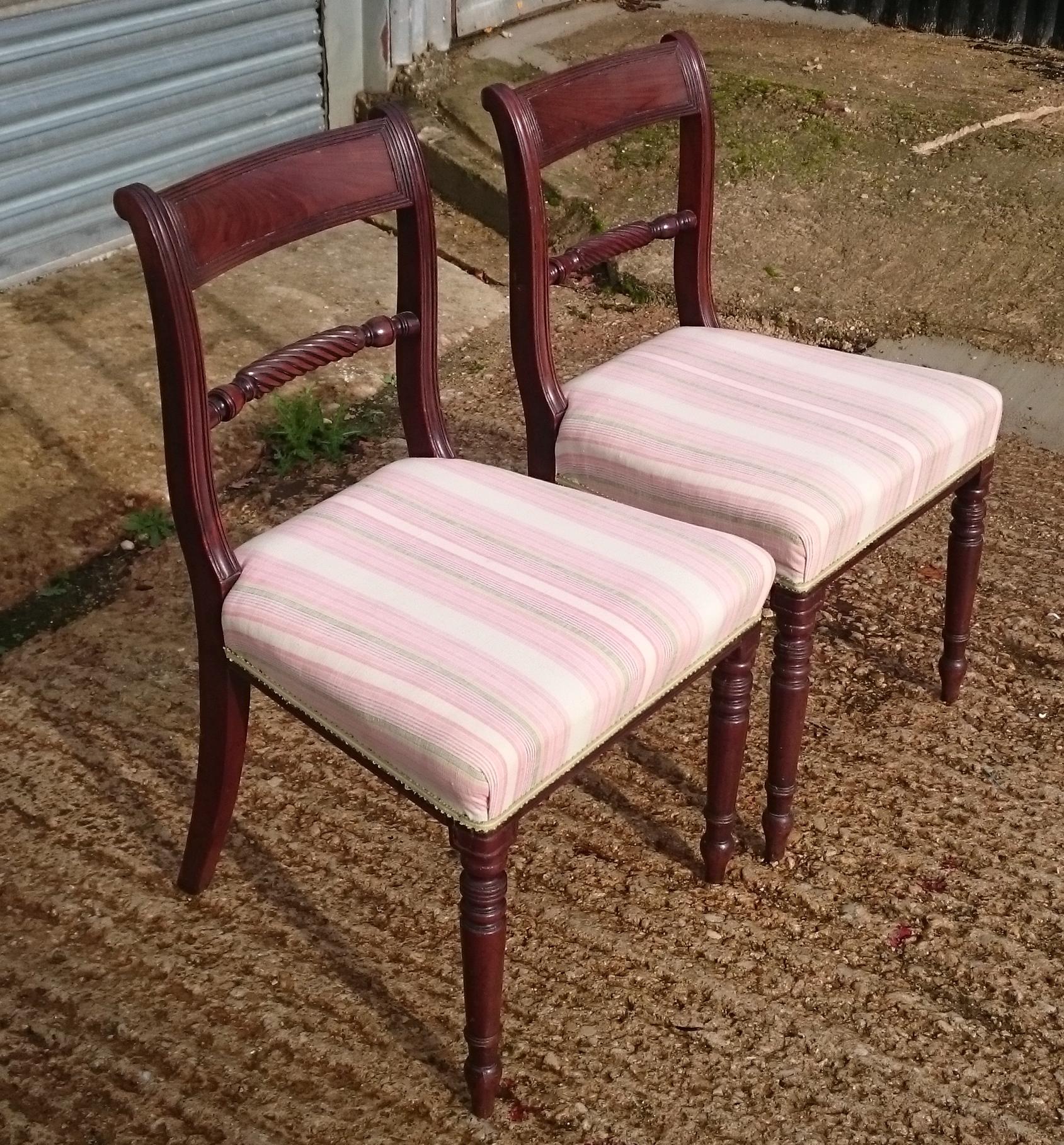 Pair of Early 19th Century Regency Mahogany Antique Dining Chairs im Zustand „Gut“ in Gloucestershire, GB