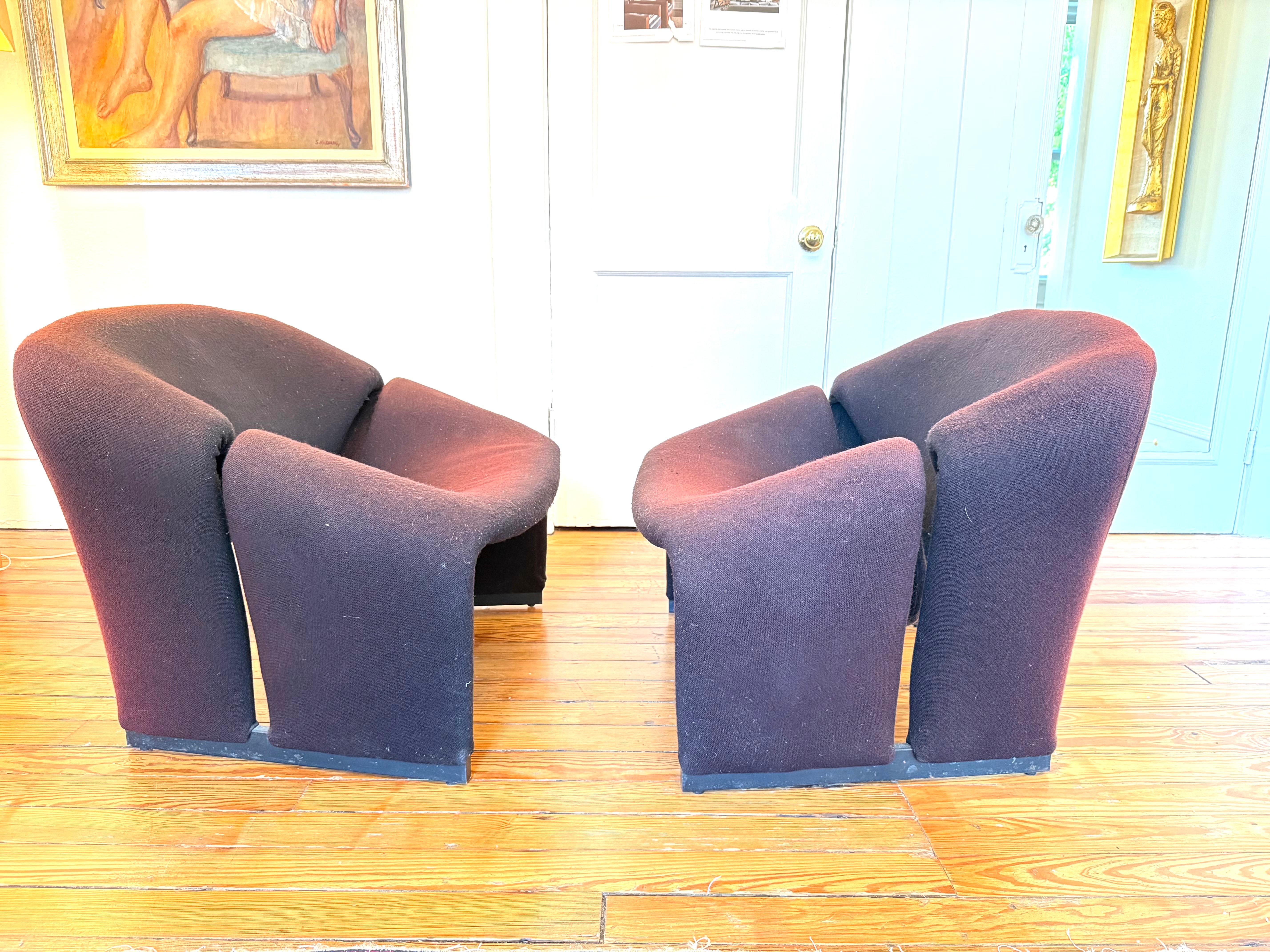 Dutch Pair of Early Pierre Paulin F598 Groovy Chairs For Sale