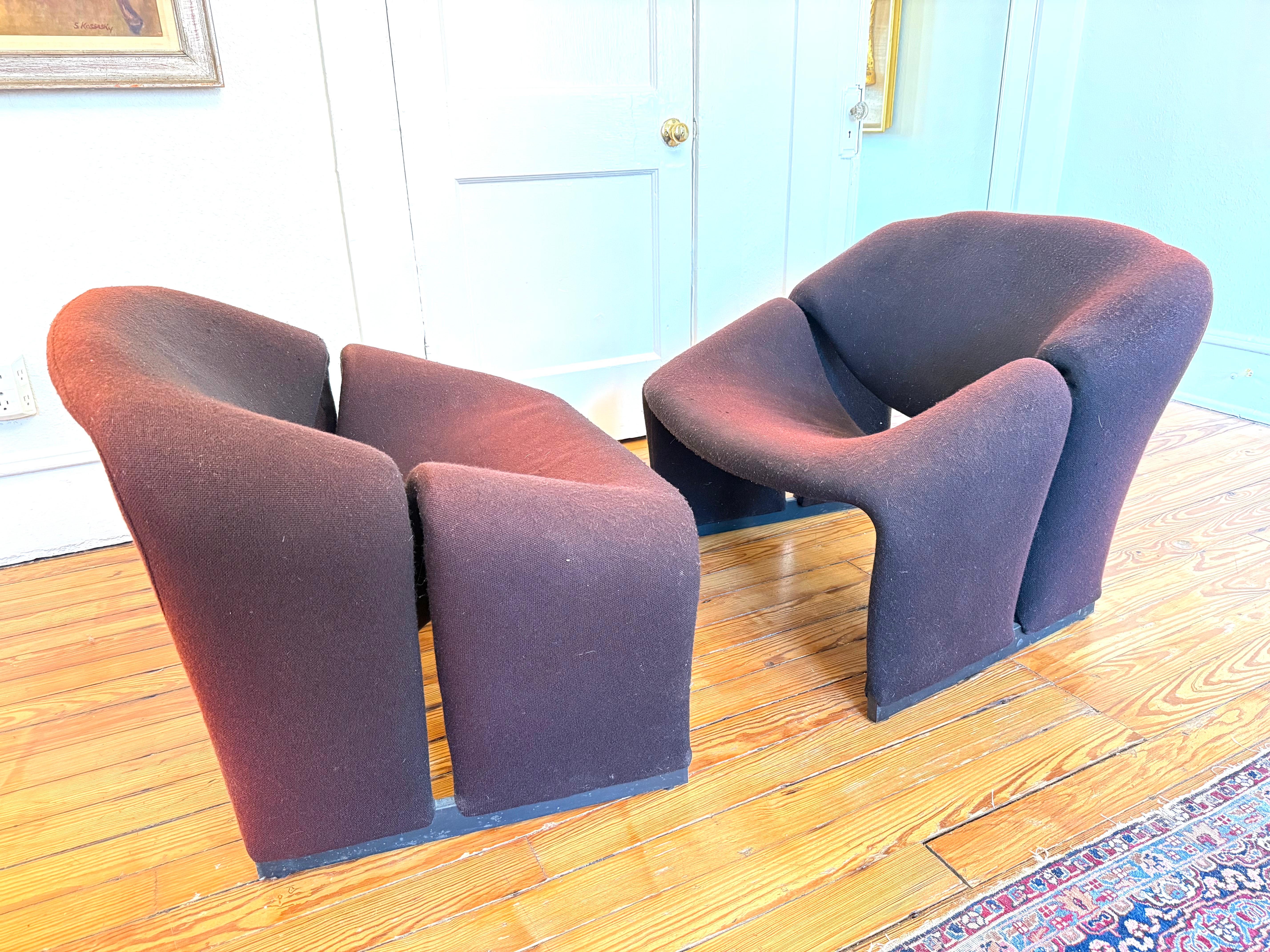 Pair of Early Pierre Paulin F598 Groovy Chairs In Good Condition For Sale In Dallas, TX