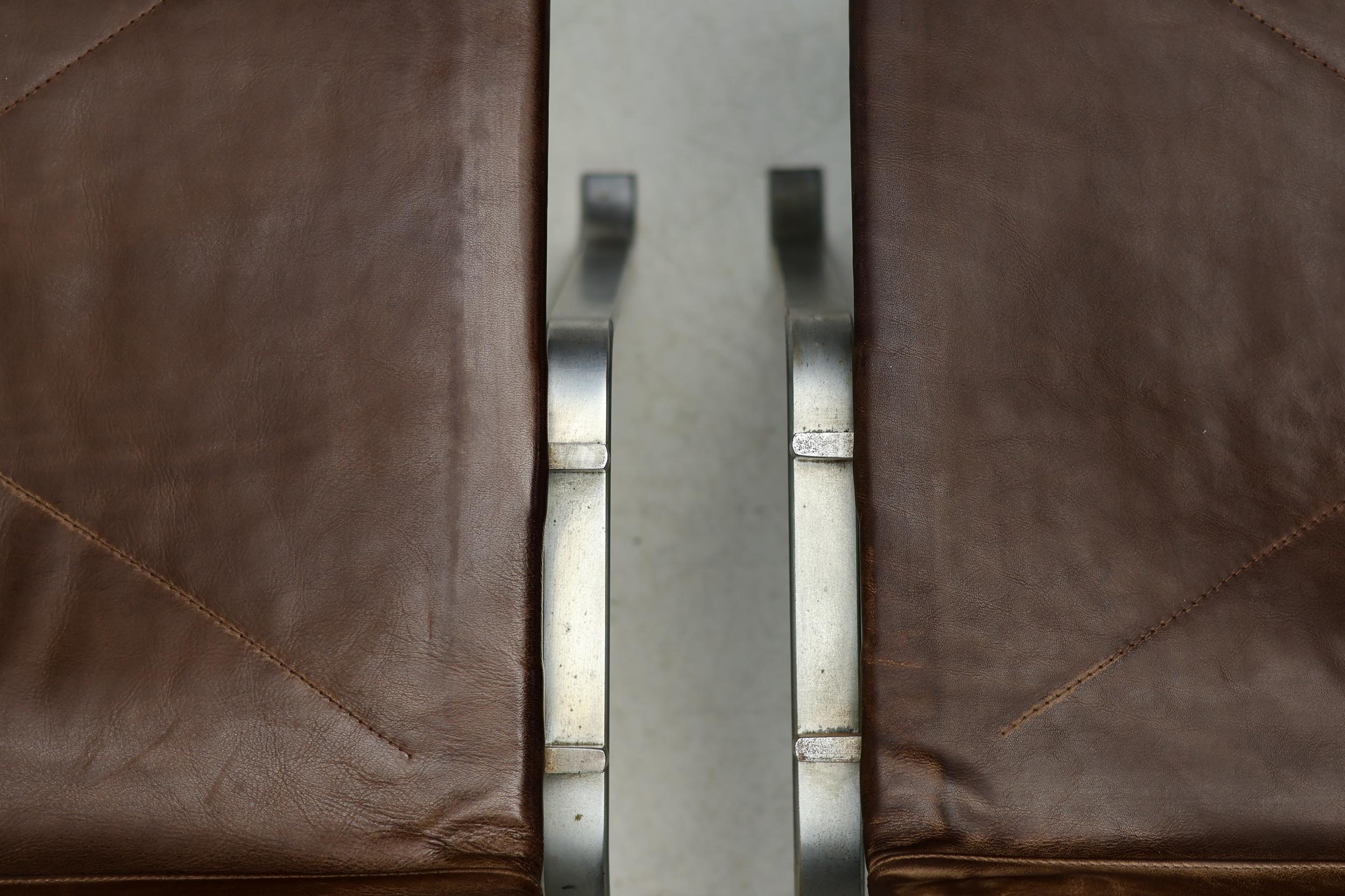 Paire de chaises longues PK22 en cuir de Poul Kjærholm pour EKC, années 1970 Bon état à Dronten, NL