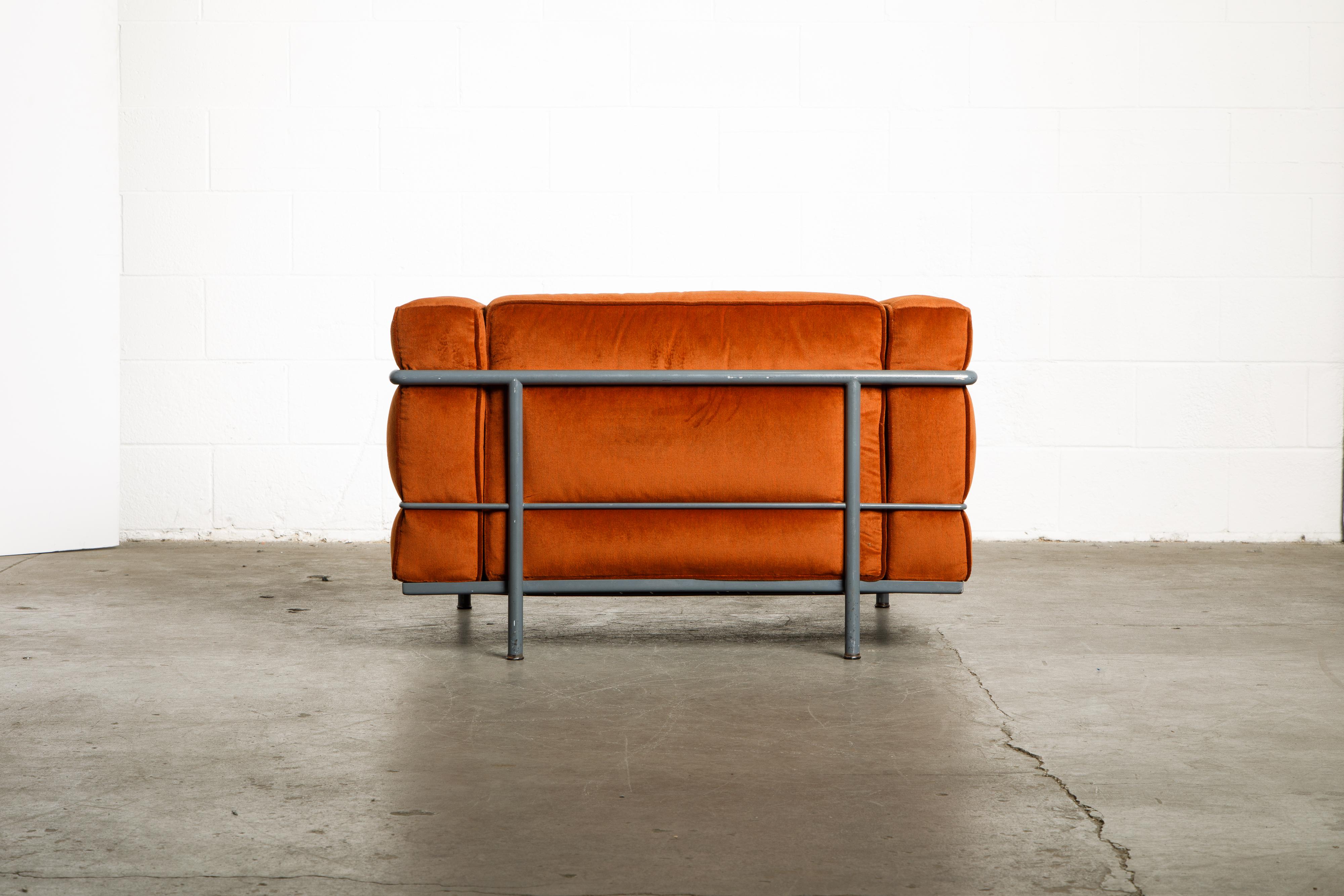 Pair of Early Production 'LC3' Grand Modèle by Le Corbusier for Cassina, Signed In Good Condition In Los Angeles, CA