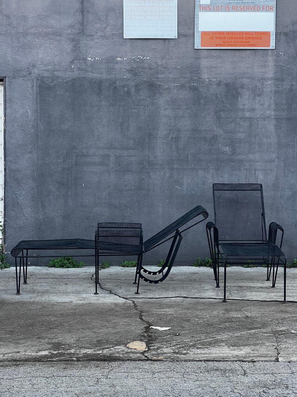 Wrought Iron Pair of Early Russell Woodard Mid-Century Modern Sculptura Chaise Lounges For Sale