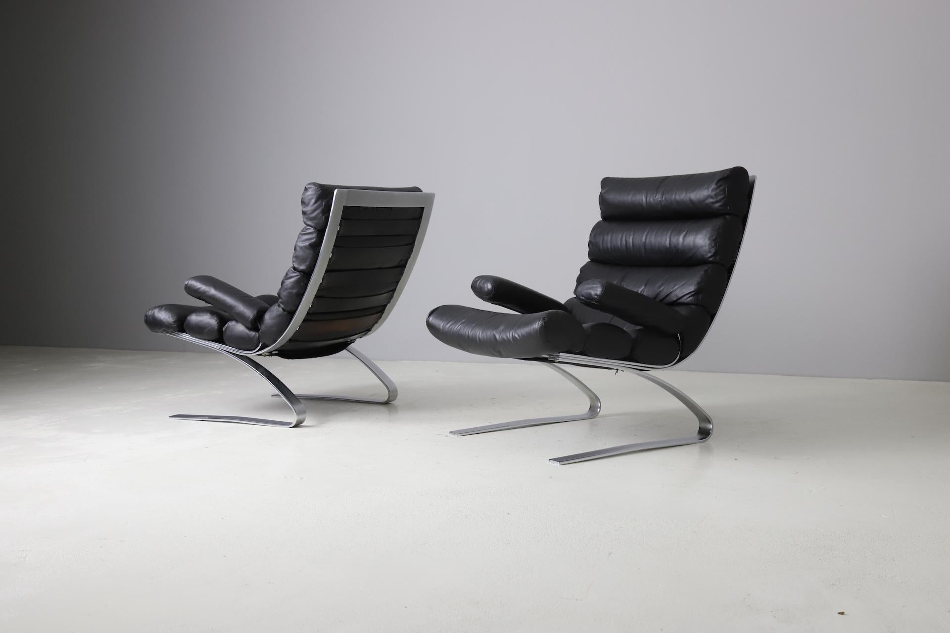 Pair of Early 'Sinus' Lounge Chairs by R. Adolf & H. Schröpfer for COR, 1976 In Good Condition In SITTARD, LI