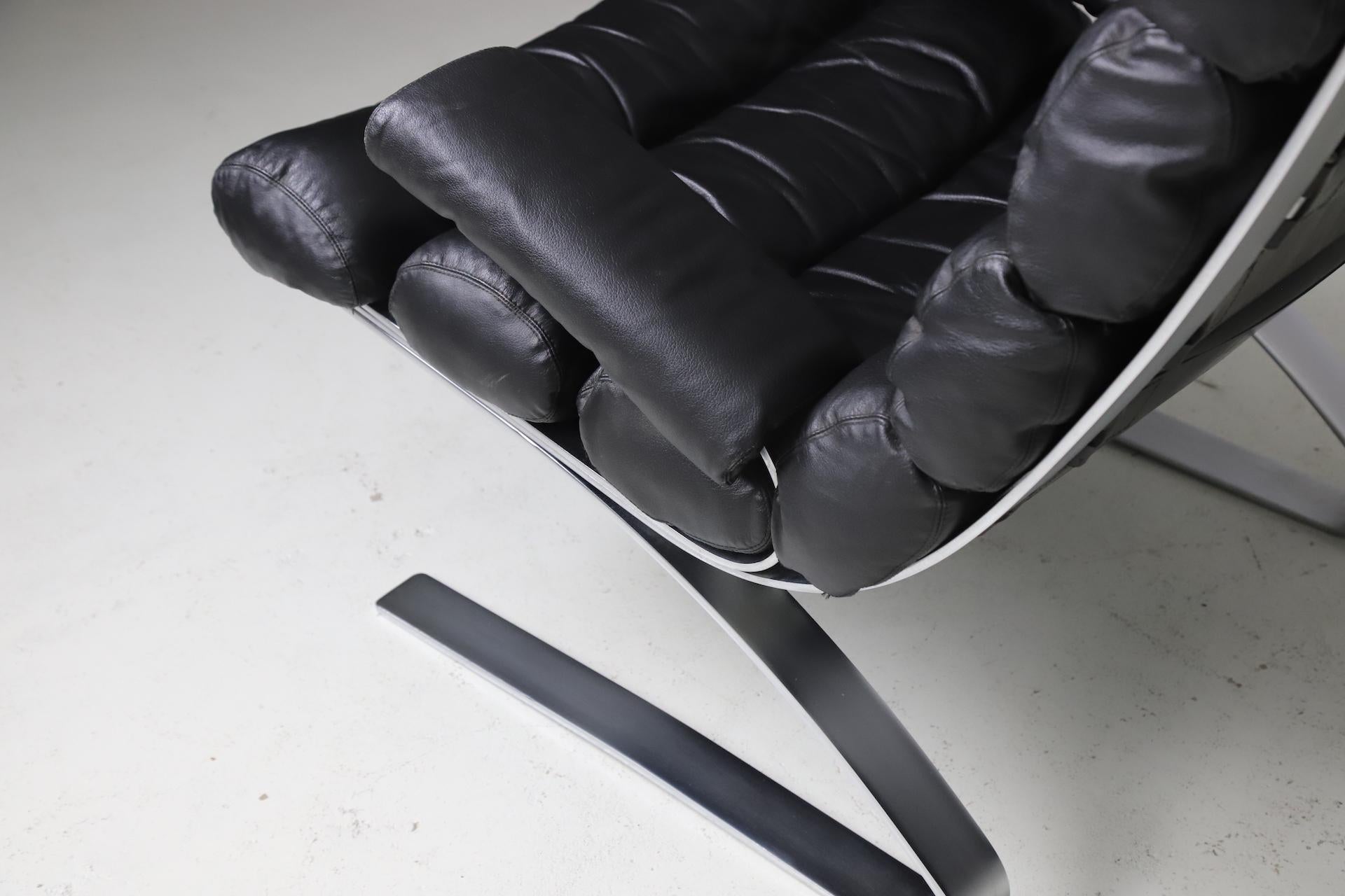Leather Pair of Early 'Sinus' Lounge Chairs by R. Adolf & H. Schröpfer for COR, 1976