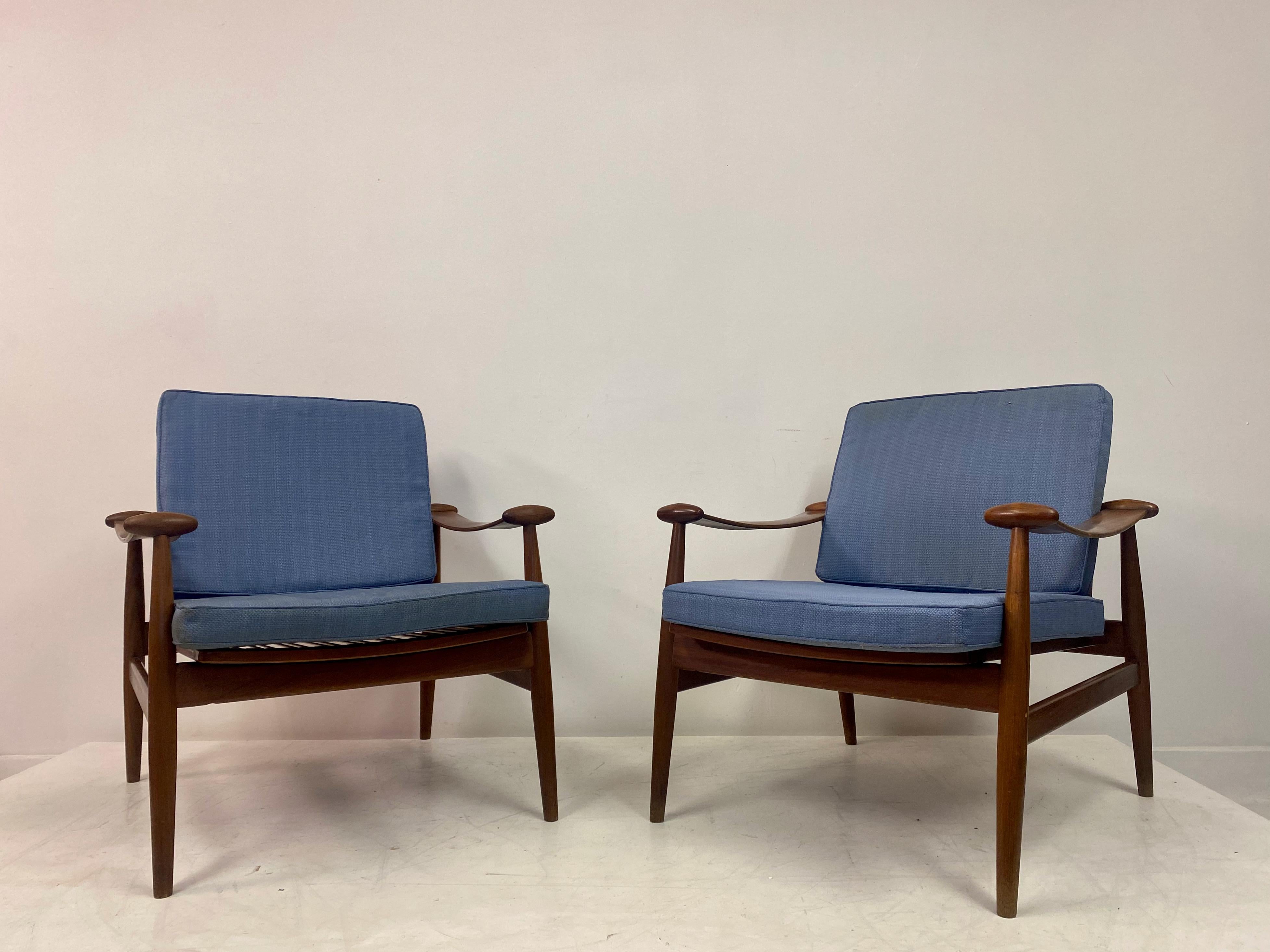 Pair Of  Early Spade Chairs In Teak By Finn Juhl For France And Daverkosen In Good Condition In London, London