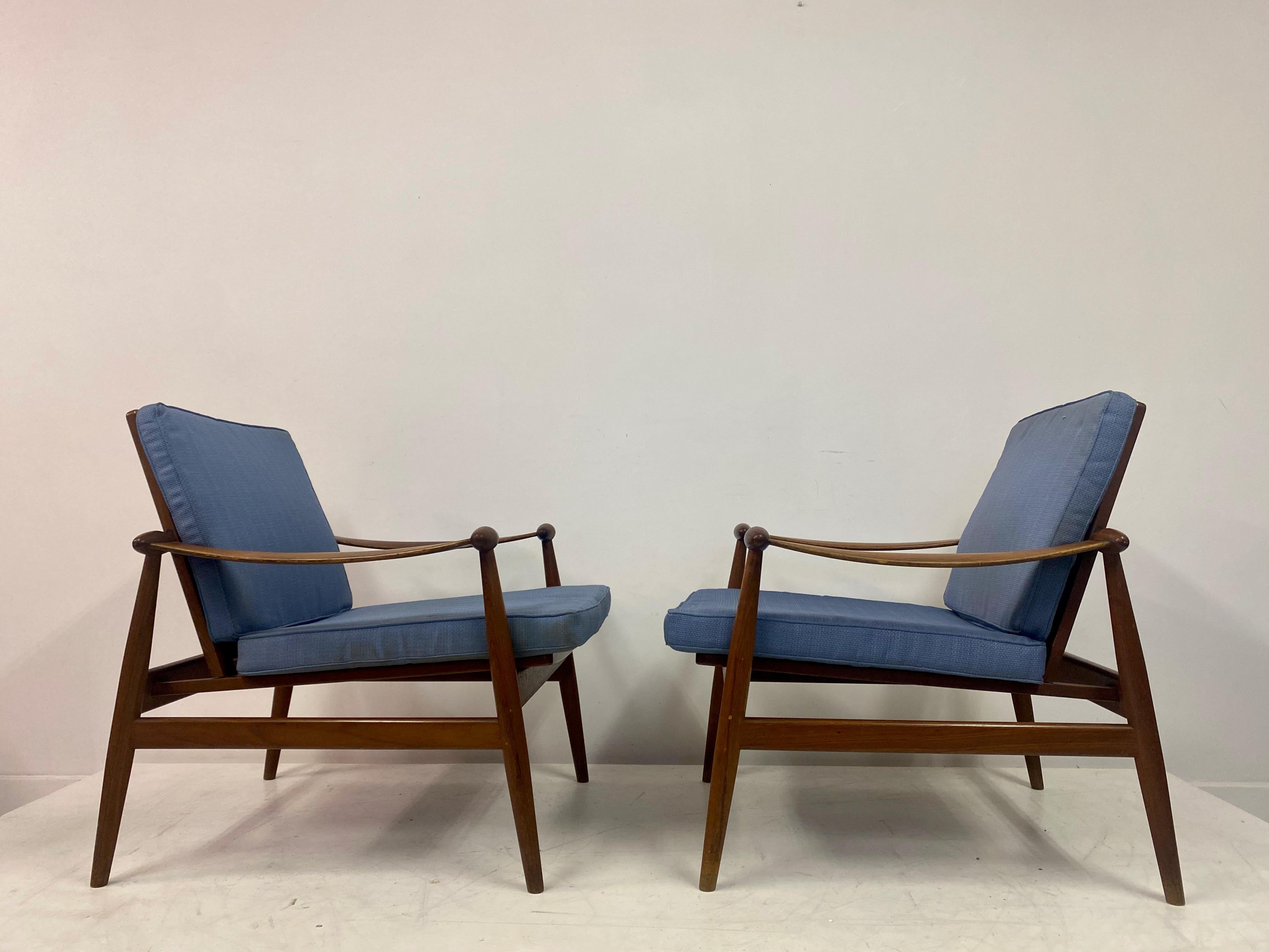 Pair Of  Early Spade Chairs In Teak By Finn Juhl For France And Daverkosen 1