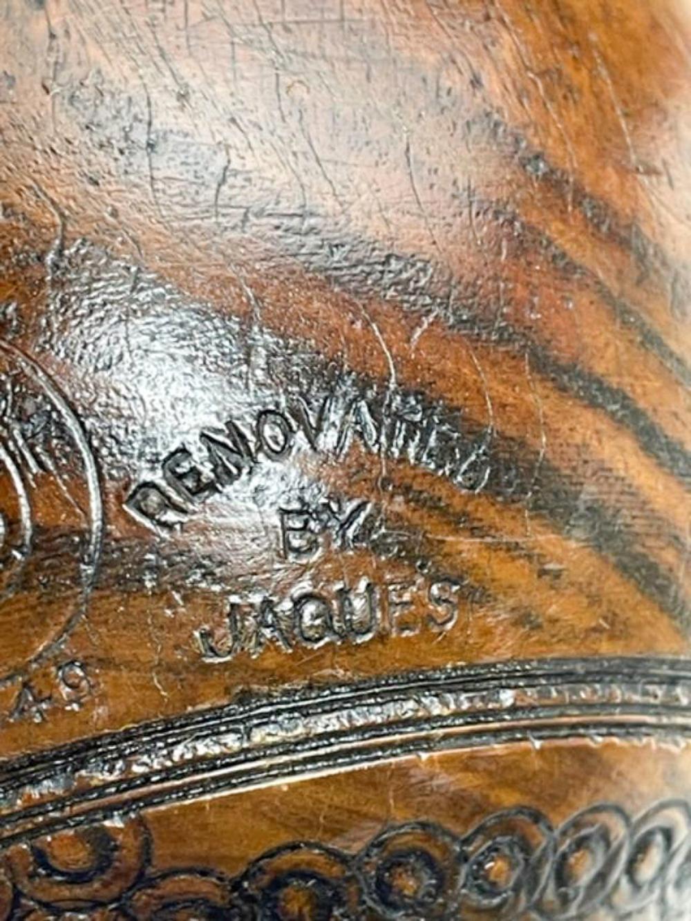 Paire de coupes à gazon en Lignum Vitae du début du Twentieth sur des stands en forme de serre-livres personnalisés en vente 9