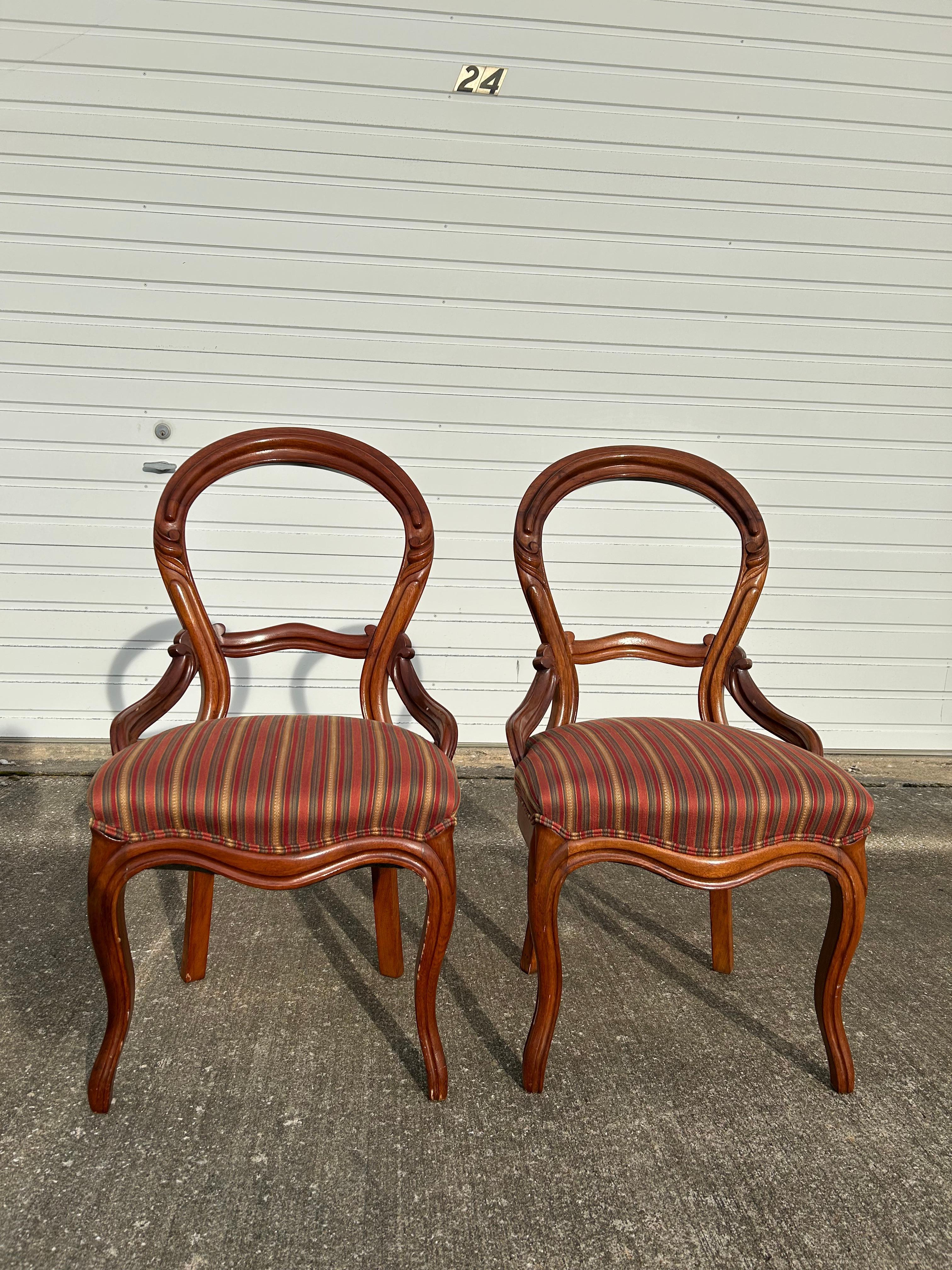Pair of Early Victorian John Henry Belter Style Side Chairs In Good Condition For Sale In Medina, OH
