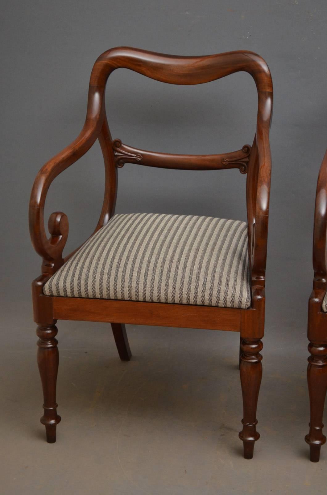 English Pair of Early Victorian Mahogany Balloonback Carver Chairs