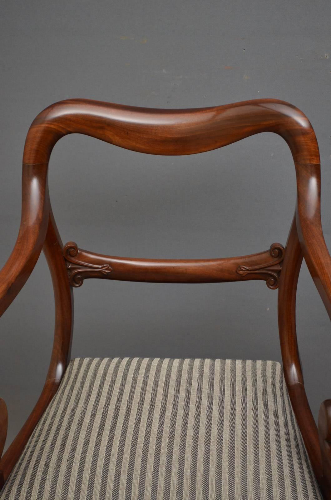 Mid-19th Century Pair of Early Victorian Mahogany Balloonback Carver Chairs