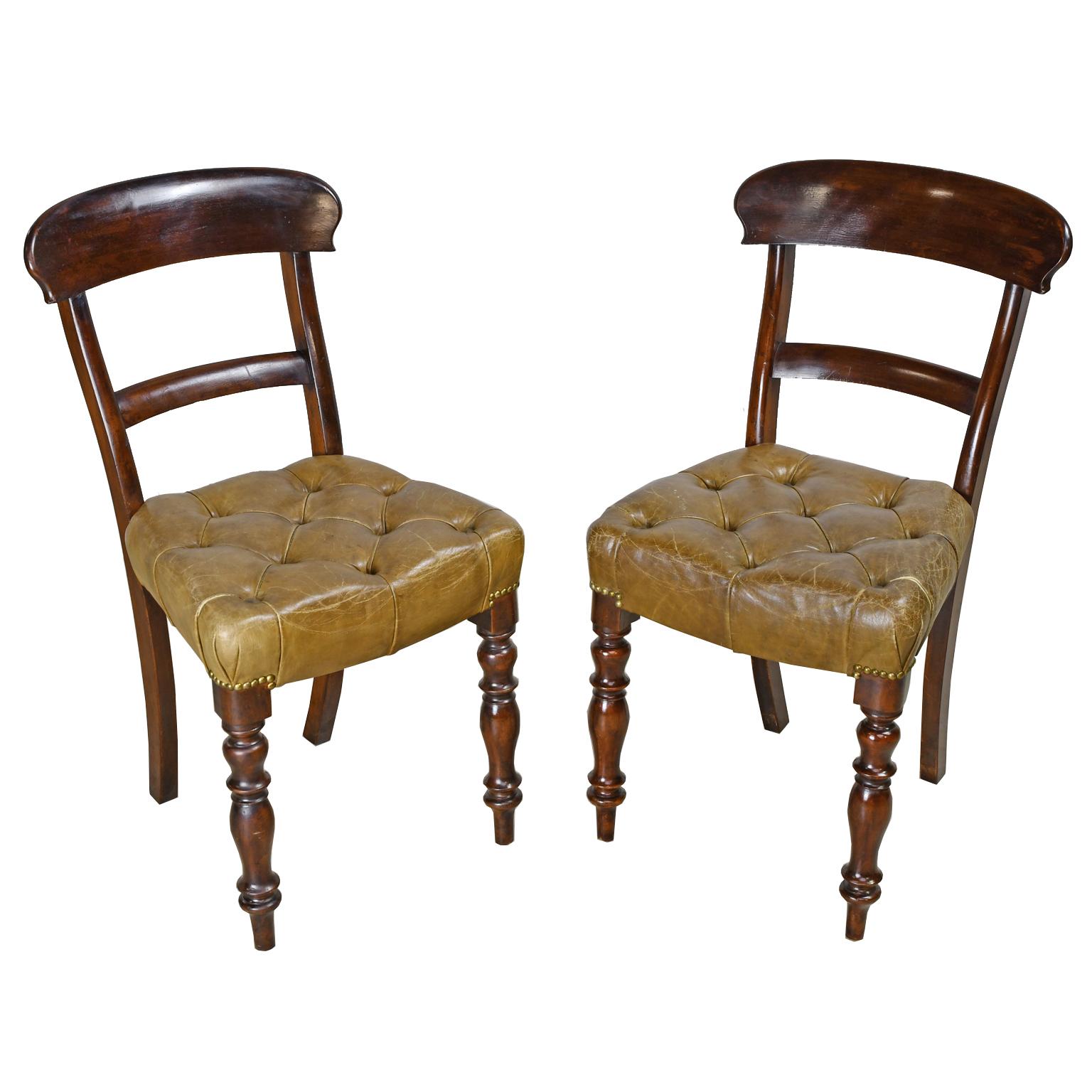 Turned Pair of Early Victorian Mahogany Chairs with Leather Upholstery, England