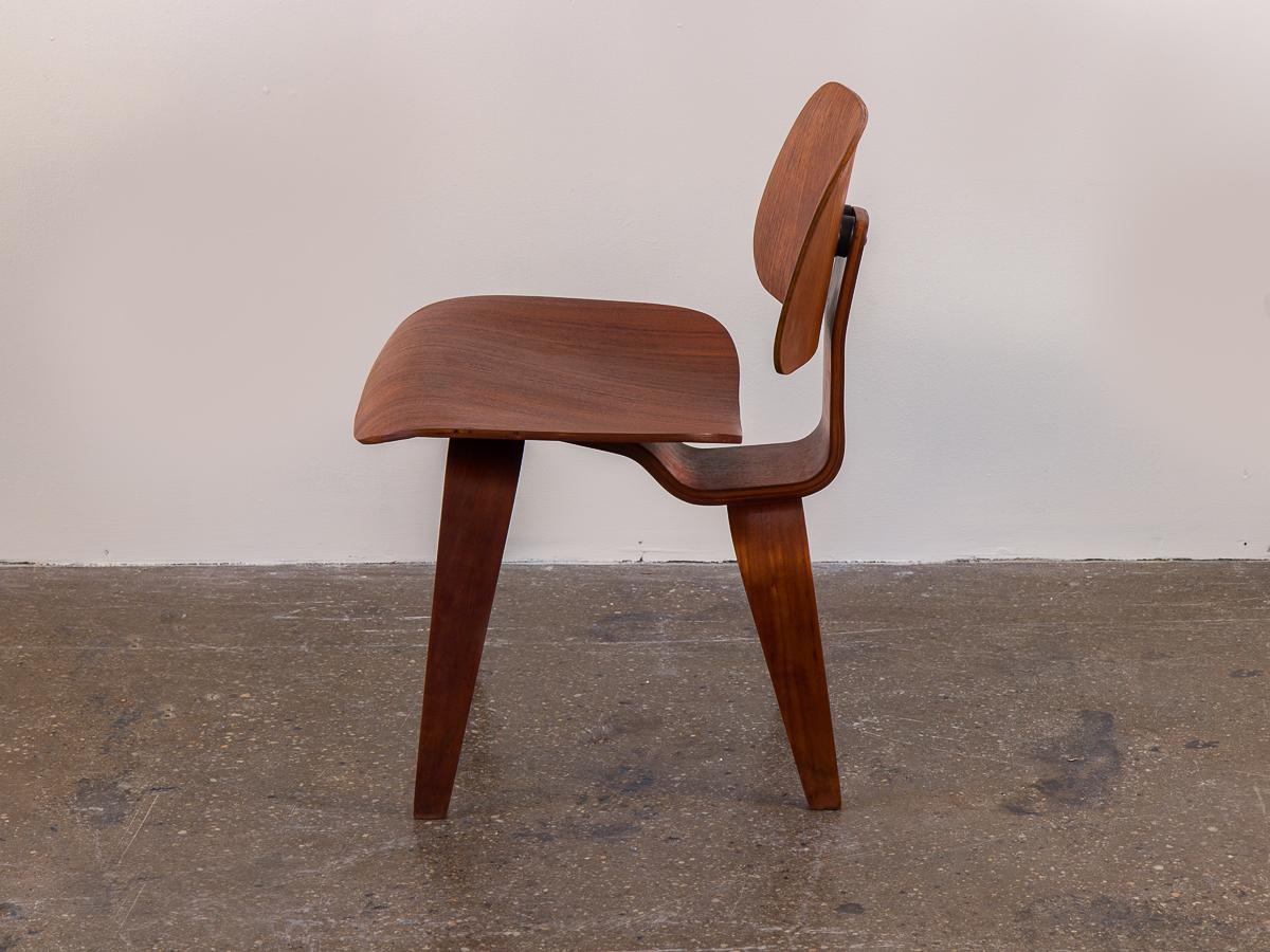 Pair of Early Walnut Eames DCWs Dining Chair Wood for Herman Miller In Good Condition For Sale In Brooklyn, NY