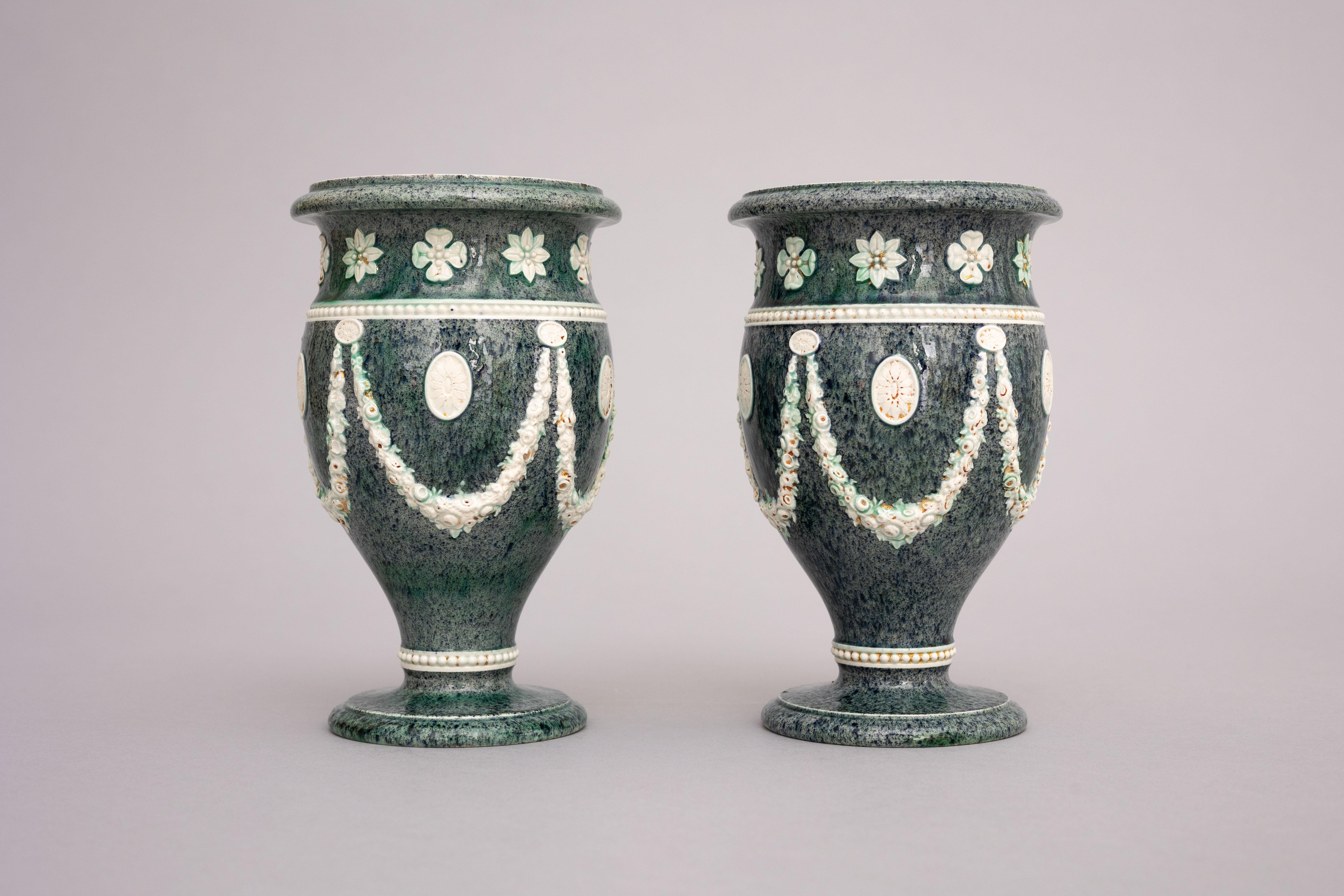 Neoclassical Pair of Early Wedgwood Pearlware Porphyry Urns