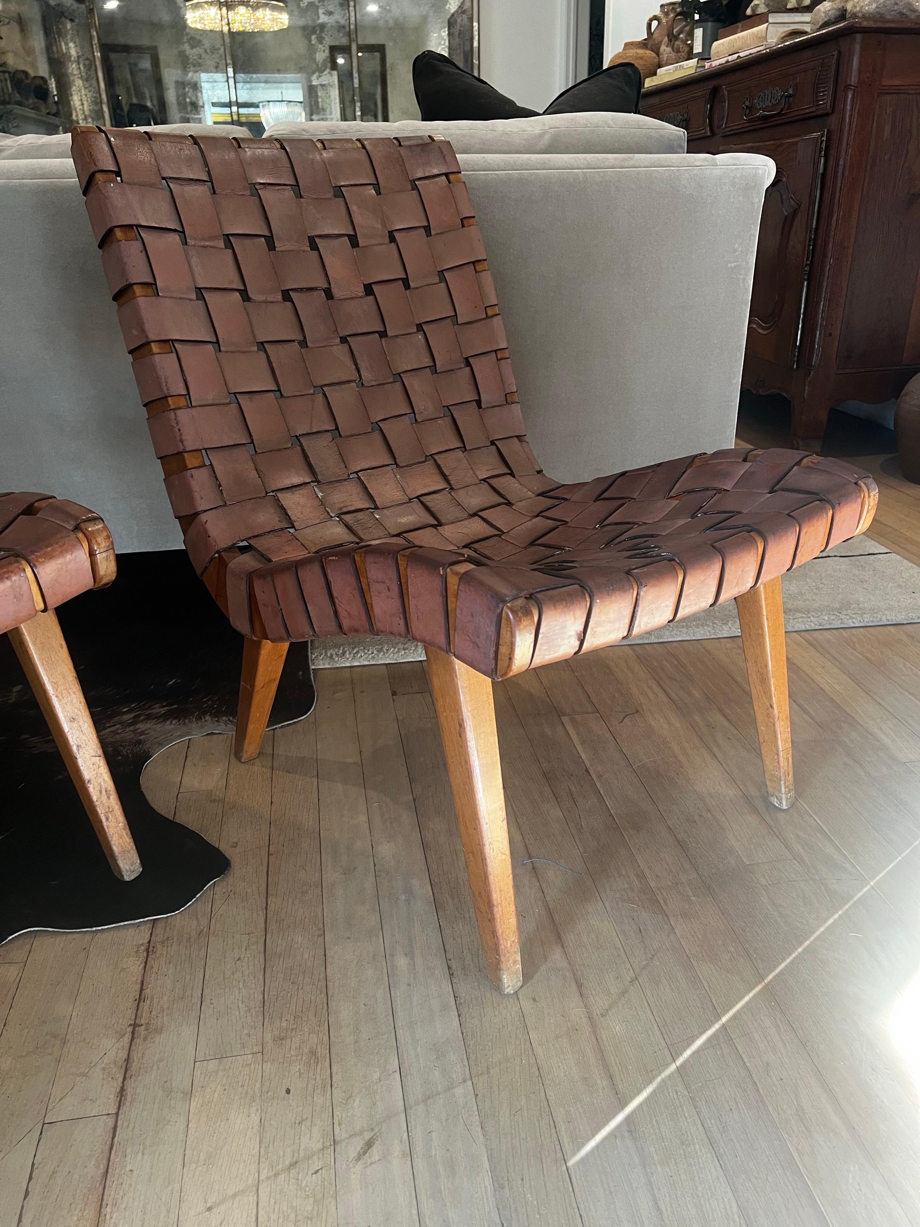 Paar frühgewebte Leder-Loungesessel von Jens Risom für Knoll im Zustand „Starke Gebrauchsspuren“ im Angebot in Los Angeles, CA