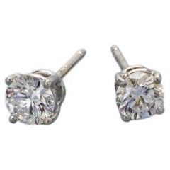 Pair of earrings in 18K white Gold