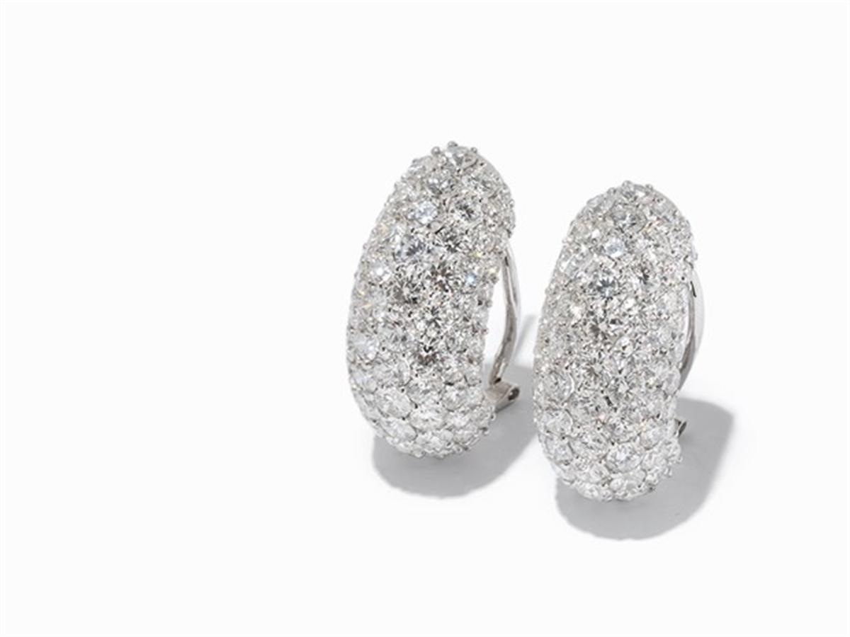 Modern Pair of Earrings with Opulent Sparkling Diamond Trimming, 18 Karat Gold