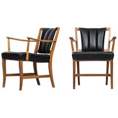 Paire de fauteuils/fauteuils conçus par Josef Frank et produits par Svenskt Tenn