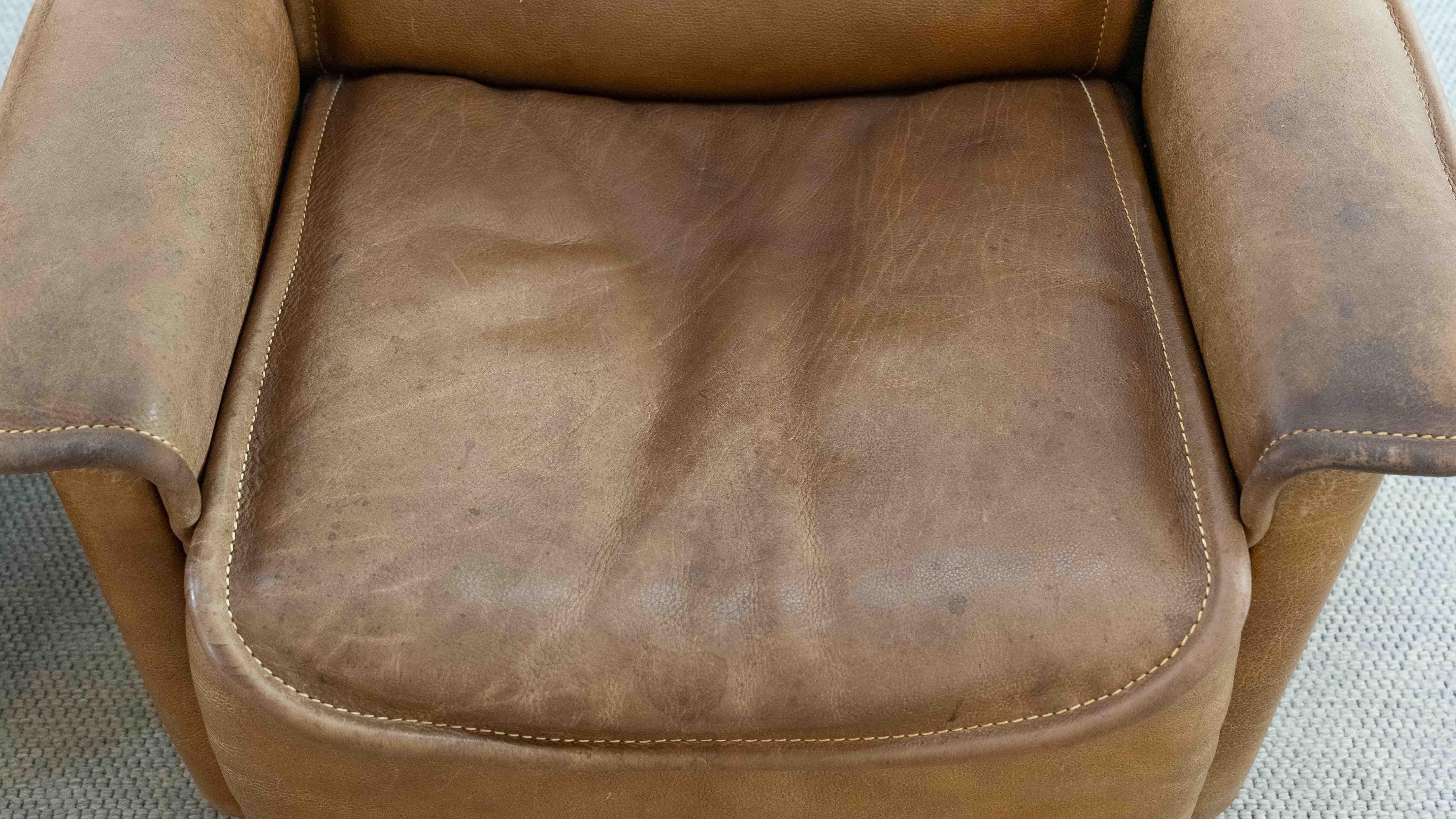 Paire de fauteuils de De Sede, Model No No 12 en cuir cognac, années 70 en vente 3