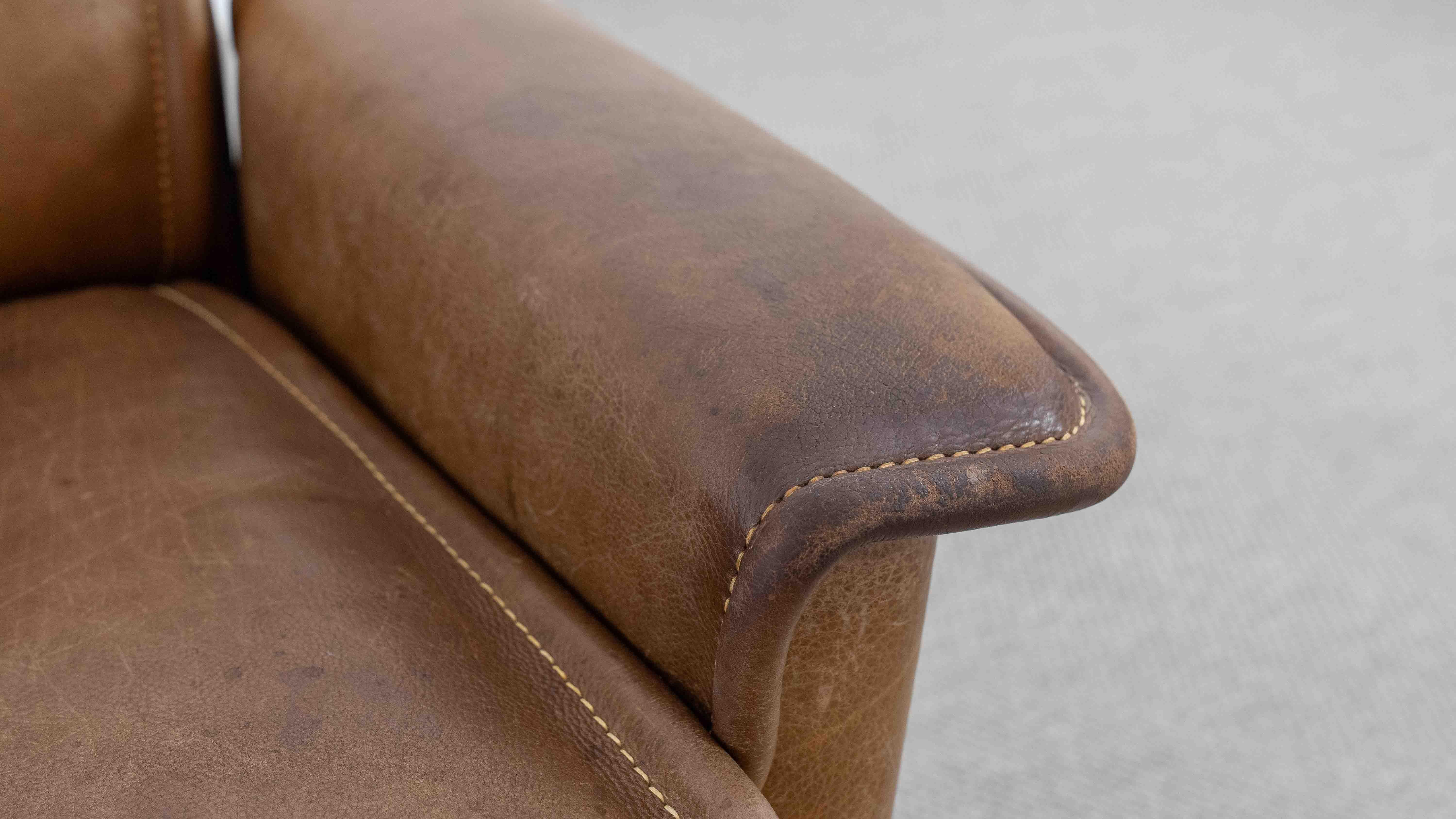 Paire de fauteuils de De Sede, Model No No 12 en cuir cognac, années 70 en vente 7