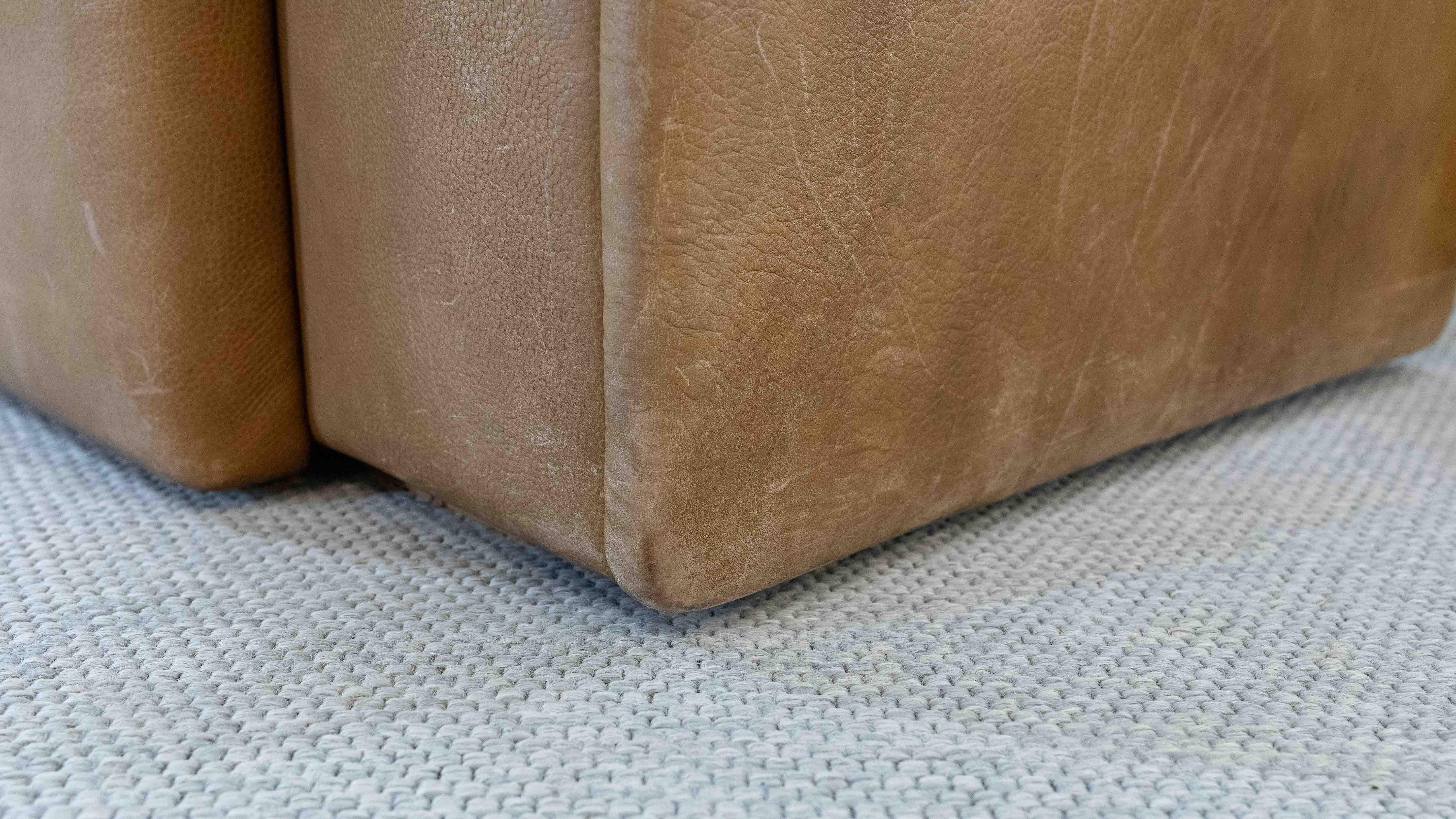 Paire de fauteuils de De Sede, Model No No 12 en cuir cognac, années 70 en vente 8