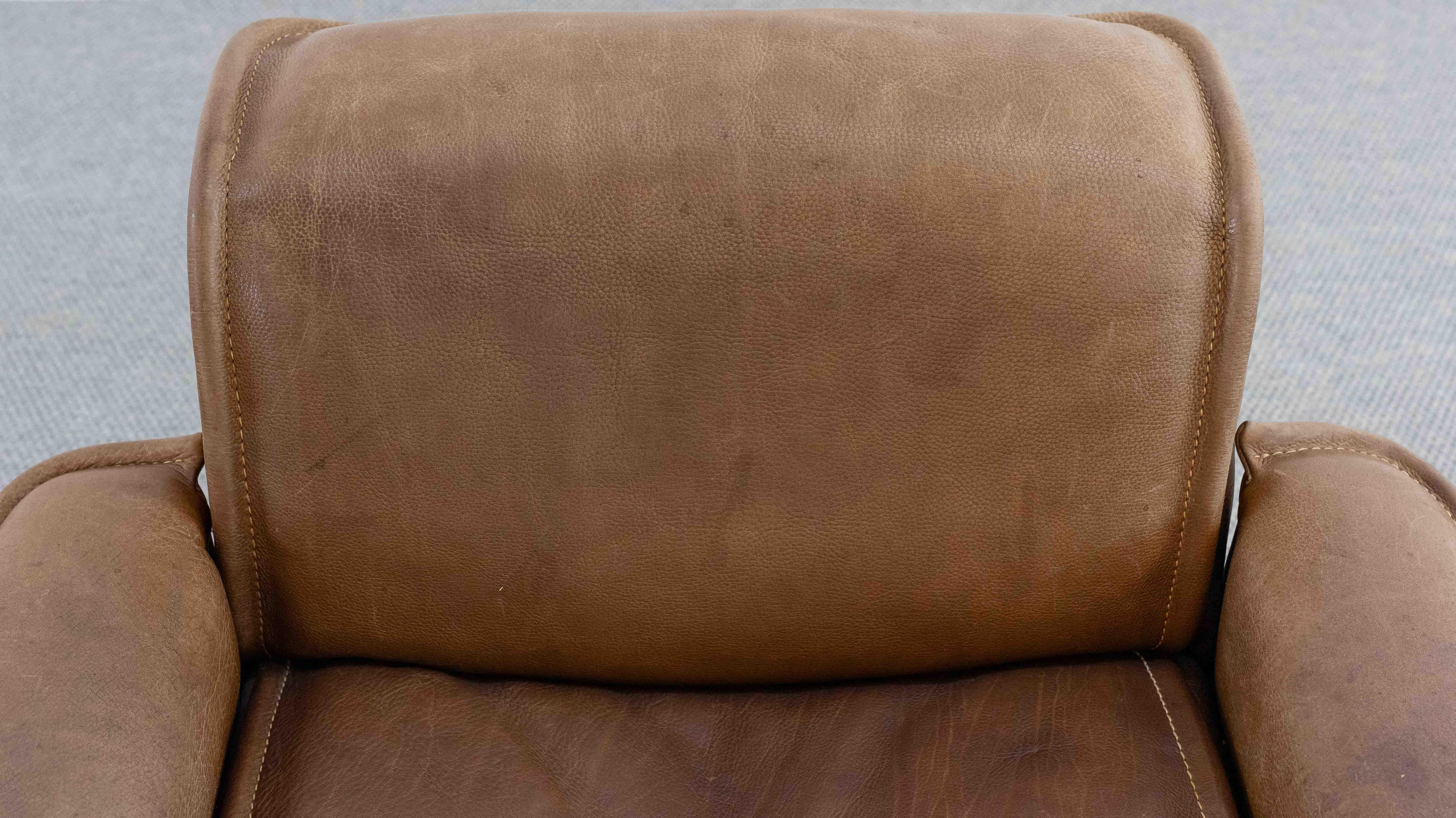 Paire de fauteuils de De Sede, Model No No 12 en cuir cognac, années 70 en vente 2