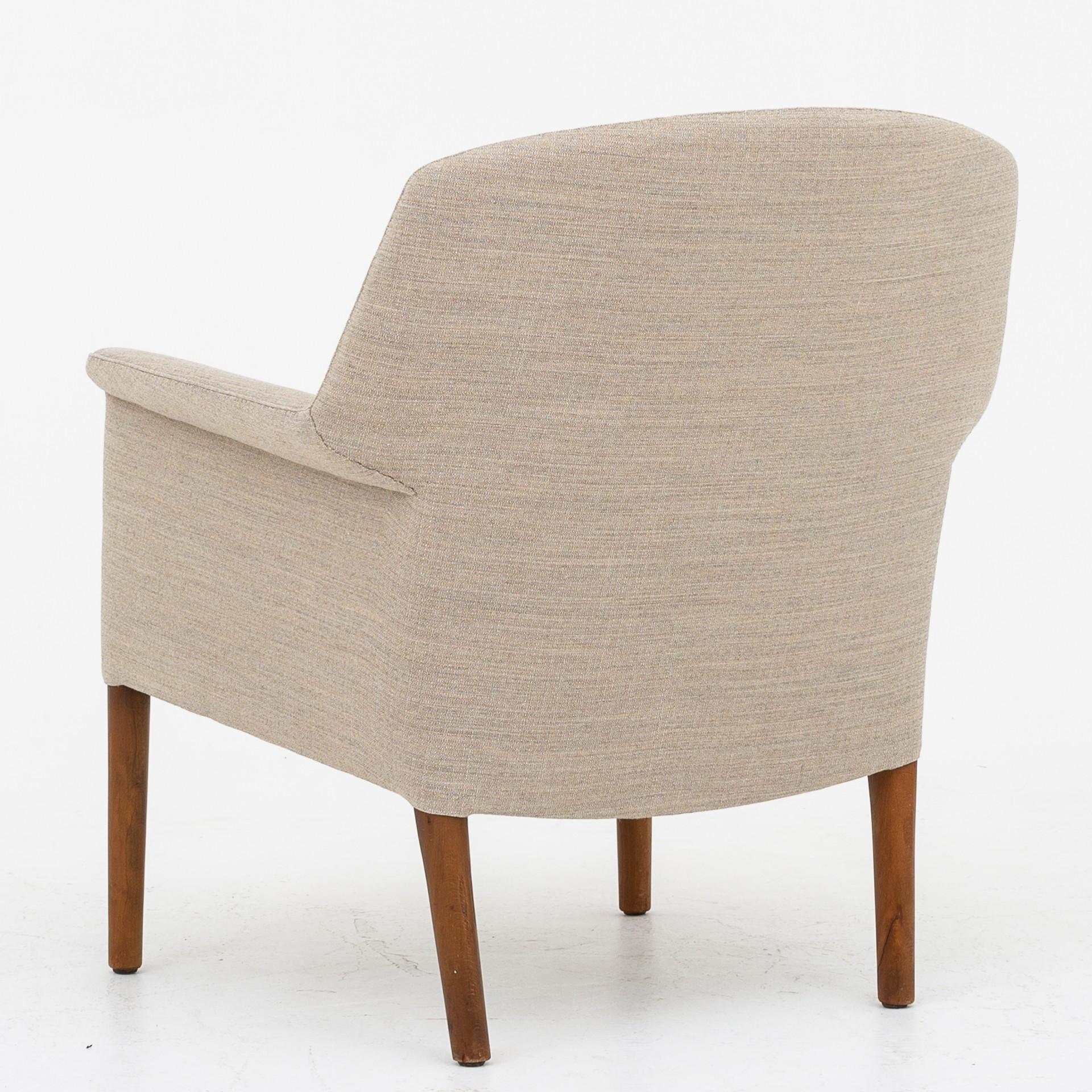 Scandinavian Modern Pair of Easy Chairs by Ejner Larsen & Aksel Bender Madsen