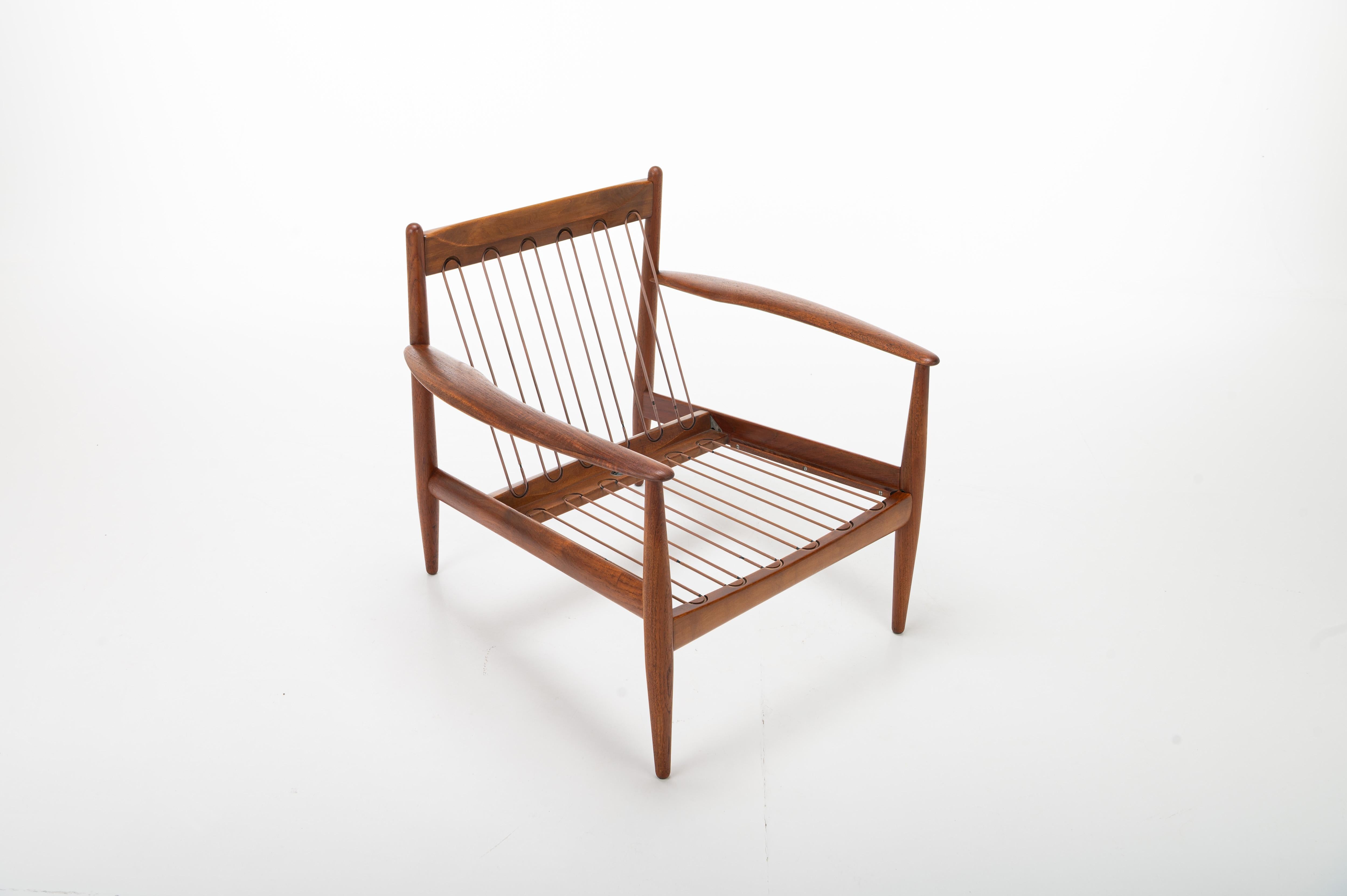 Pair of easy chairs by Grete Jalk for France & Daverkosen, Denmark 1962 For Sale 9