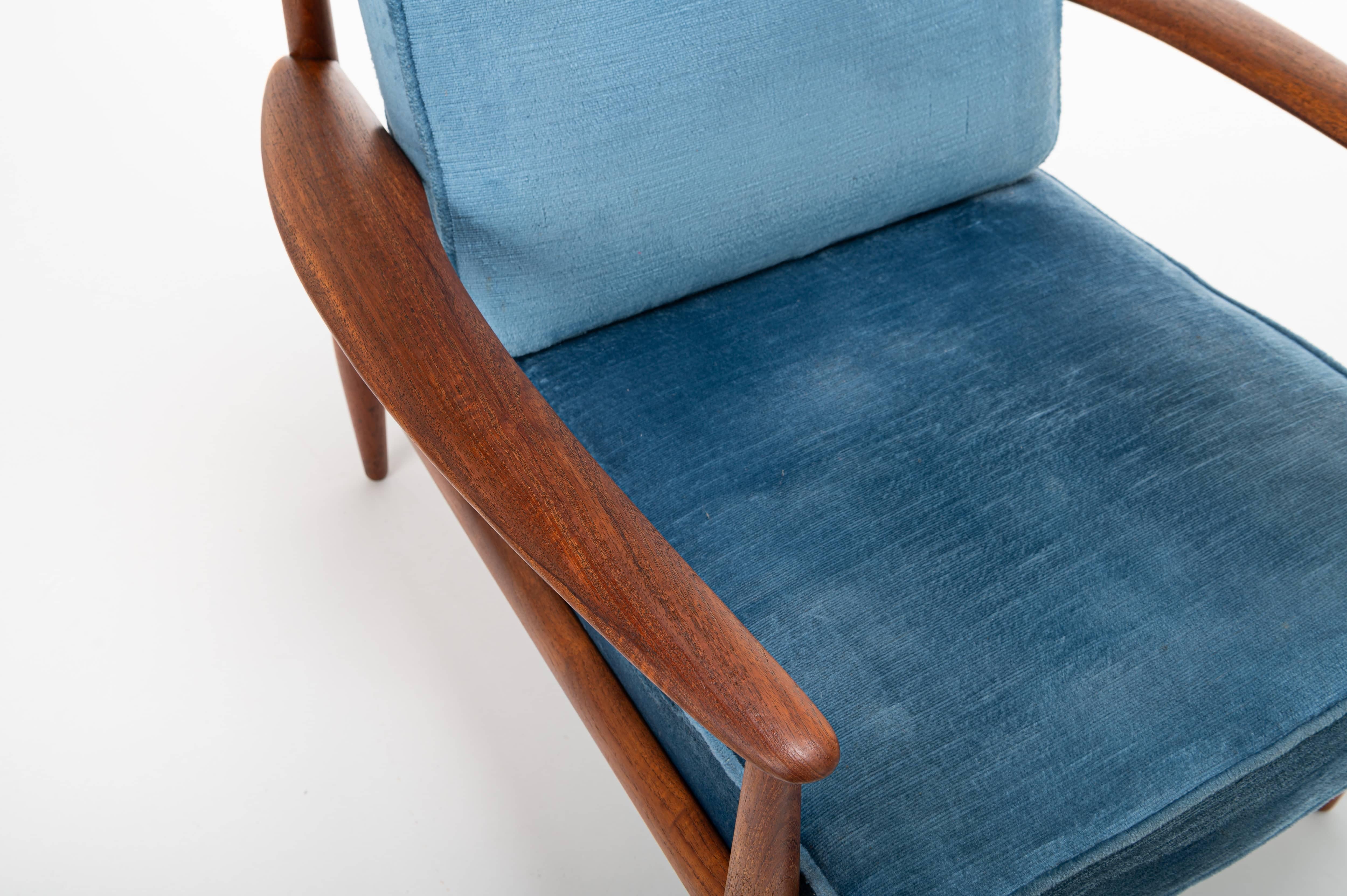 20th Century Pair of easy chairs by Grete Jalk for France & Daverkosen, Denmark 1962 For Sale
