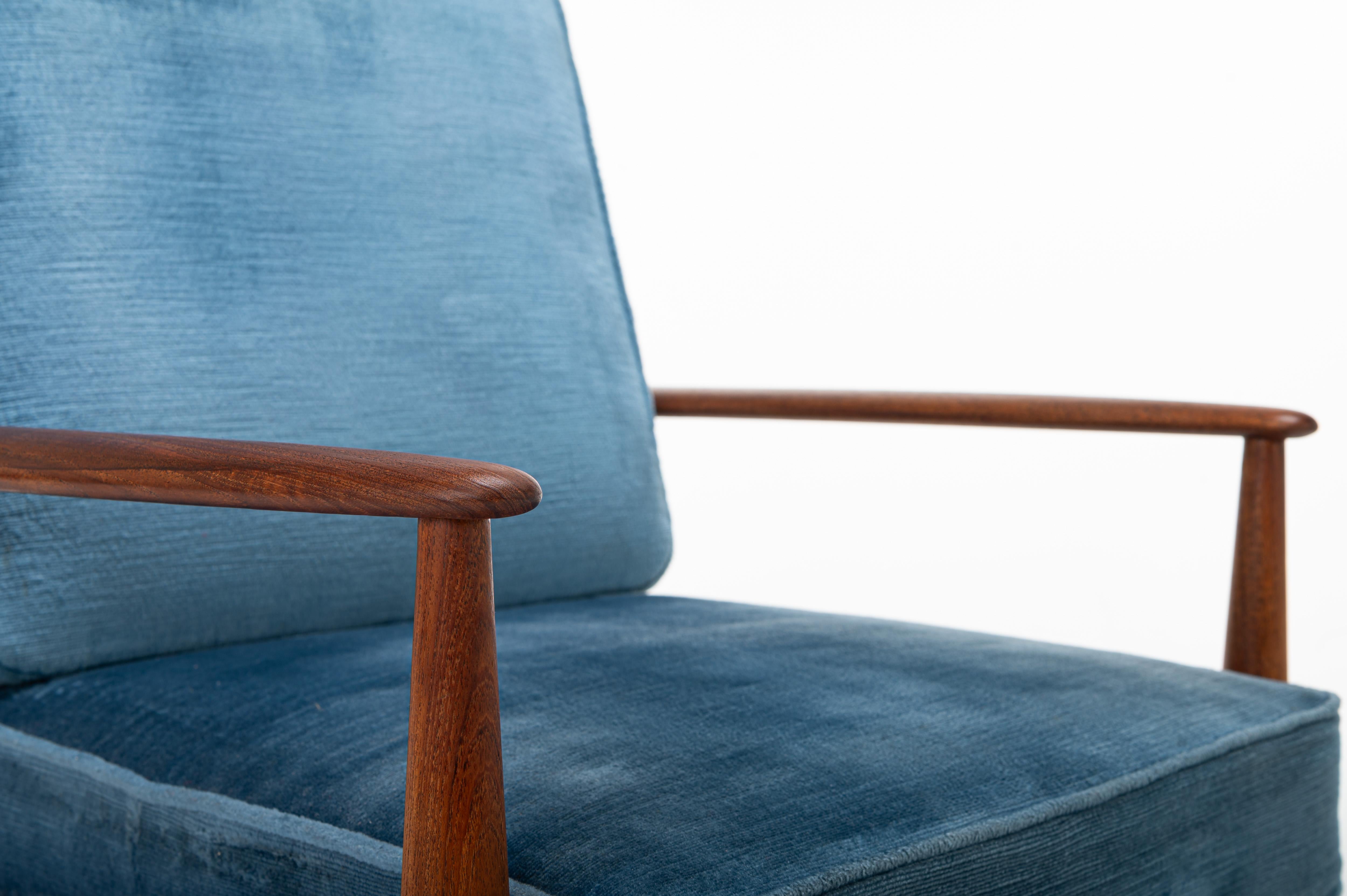 Pair of easy chairs by Grete Jalk for France & Daverkosen, Denmark 1962 For Sale 1
