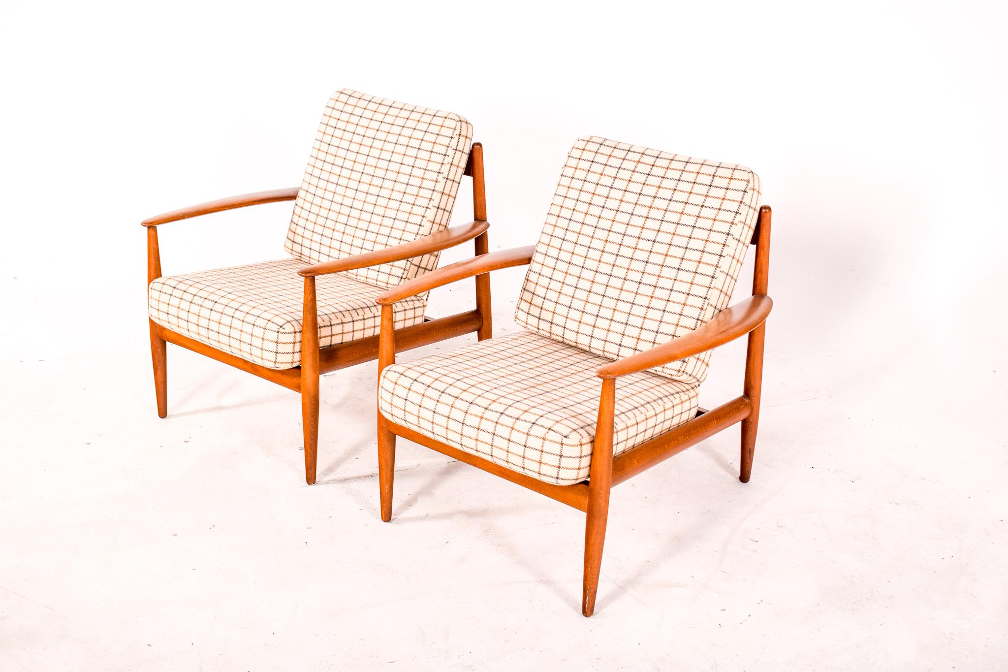 Mid-Century Modern Pair of Easy Chairs by Grete Jalk, Model FD-118, 1950s